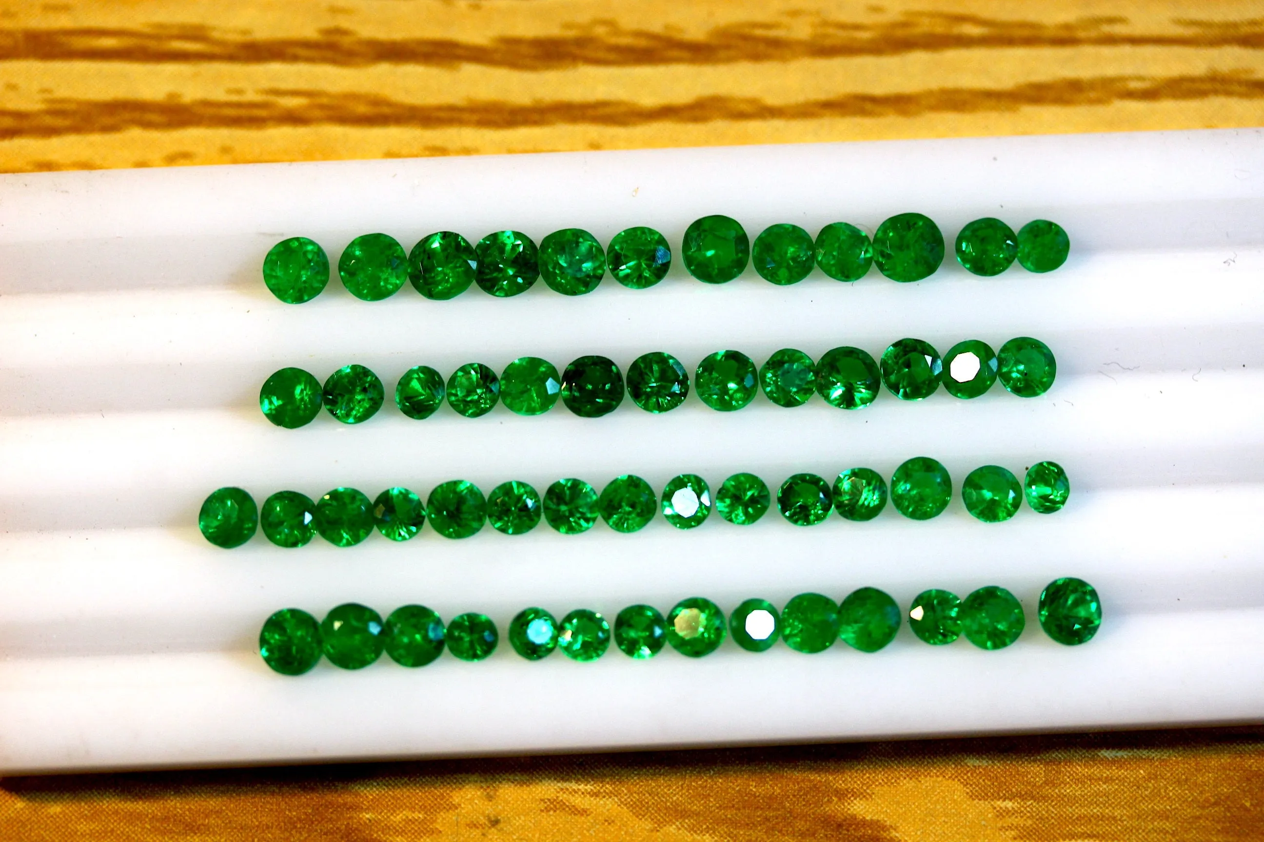 10 carats Round Emerald Green Loose Tsavorite Garnets