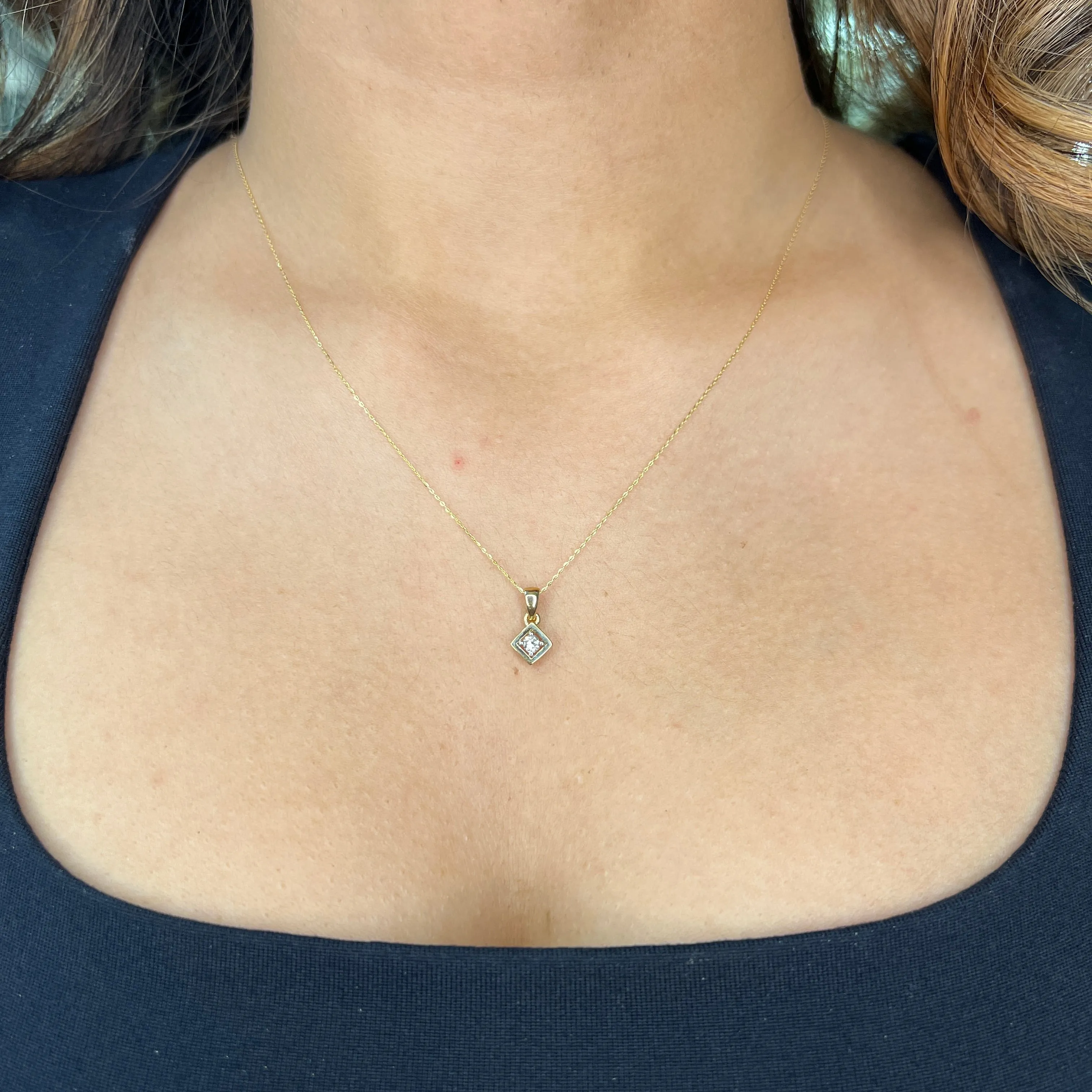 10K Yellow Gold (0.09ct) Diamond Solitaire Necklace