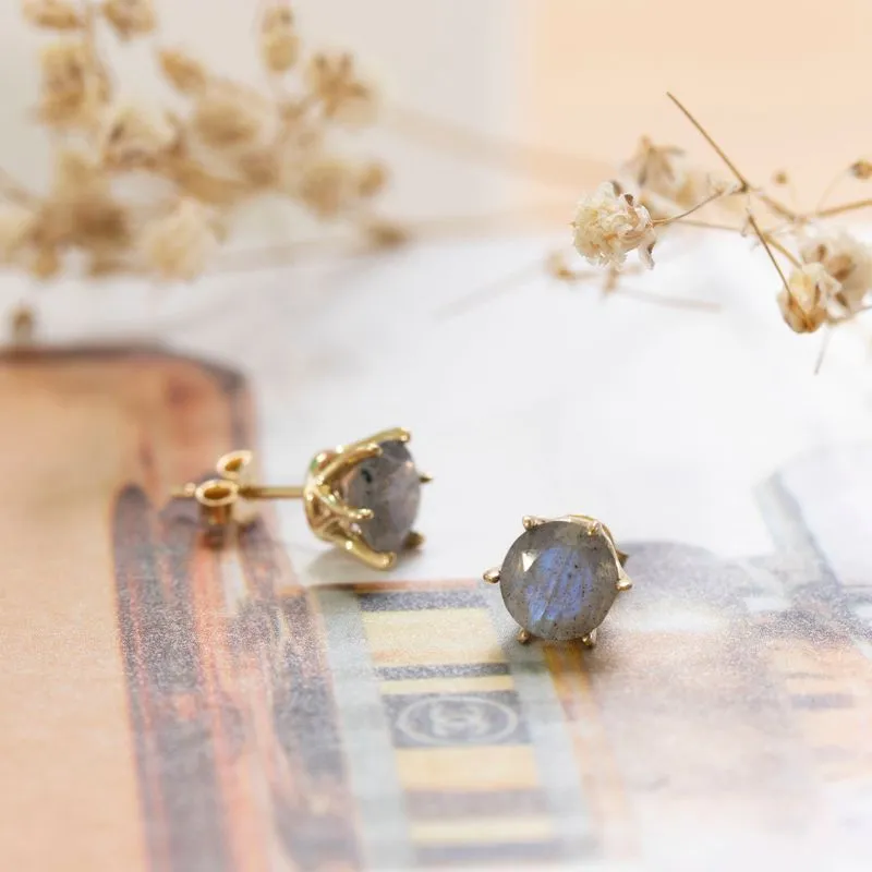 14 Carat Gold Earrings In a 7 mm To Rordorite Stone Inlay