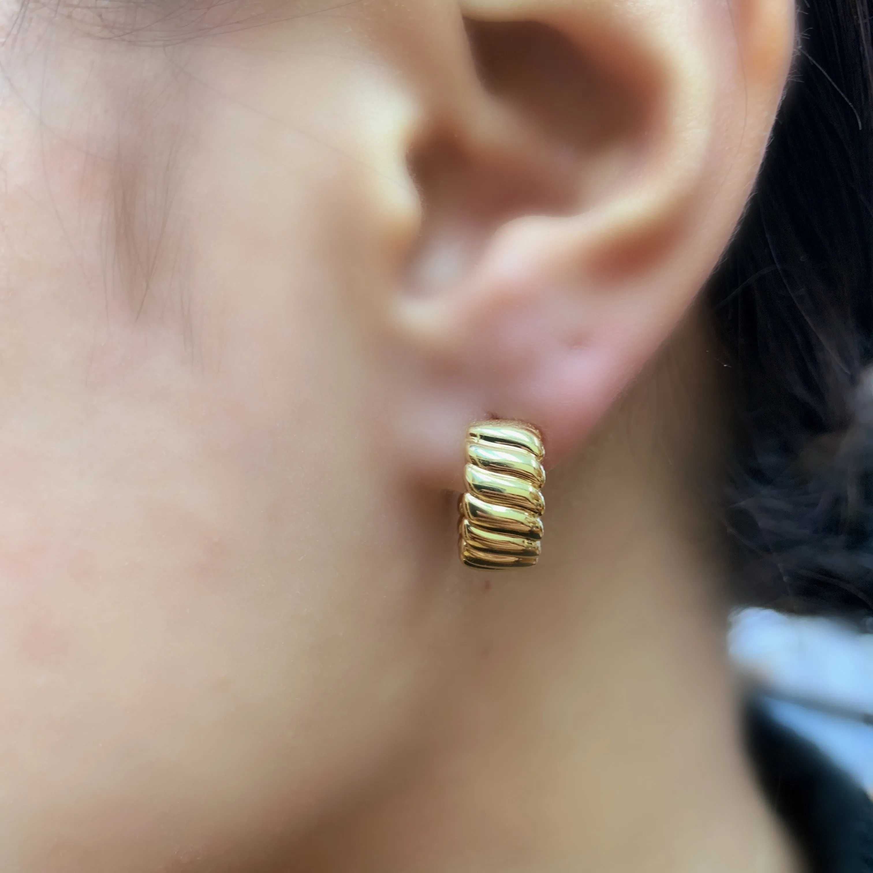 14K 15mm Gold Textured Hoop Earrings