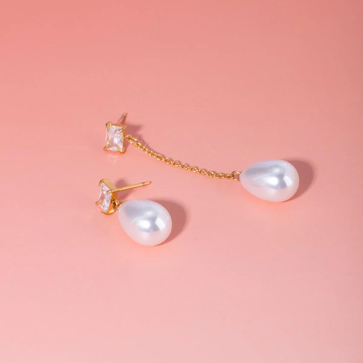 18K PVD Stainless Steel Light Luxury Pearl Earrings