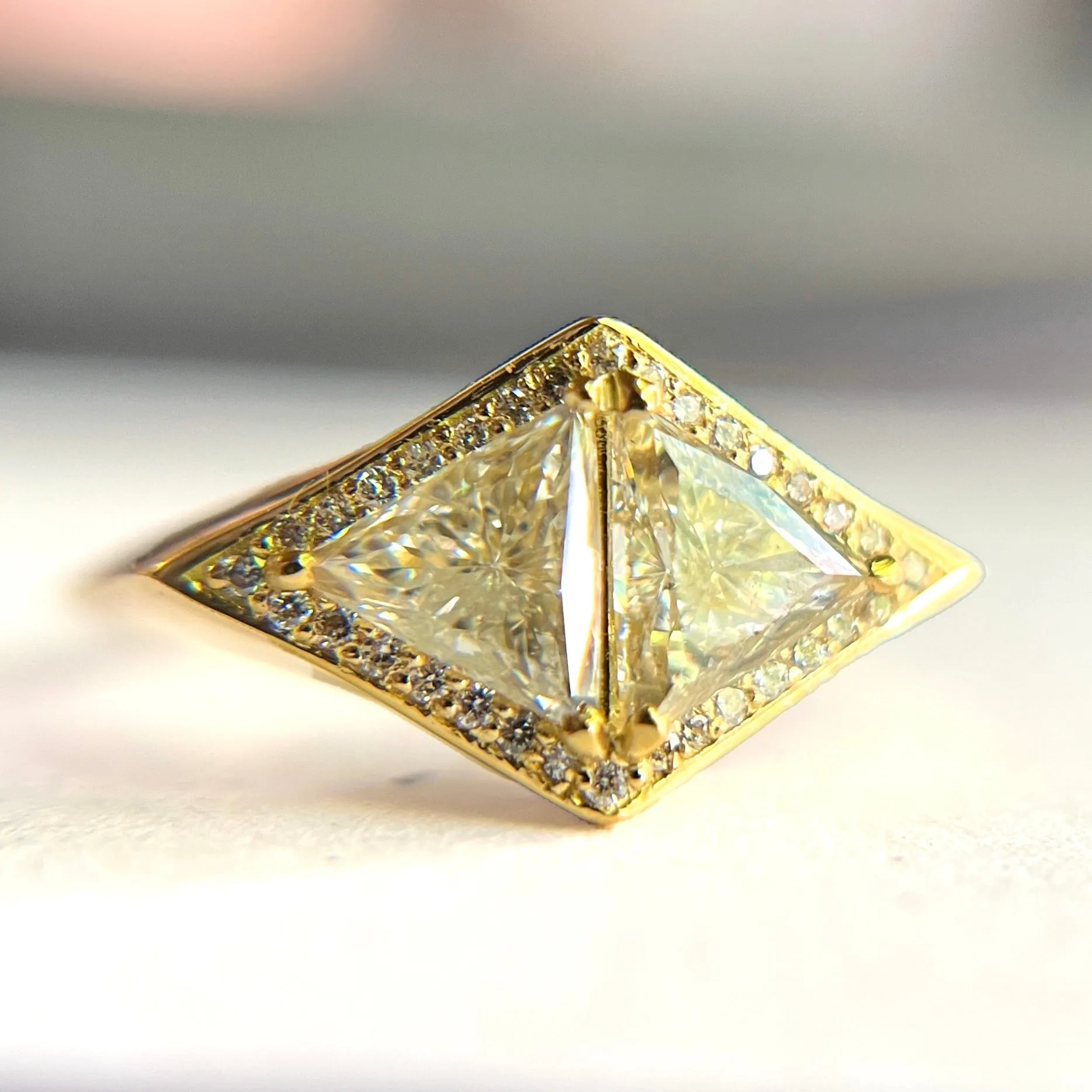 .95ct Petite Brilliant Divya