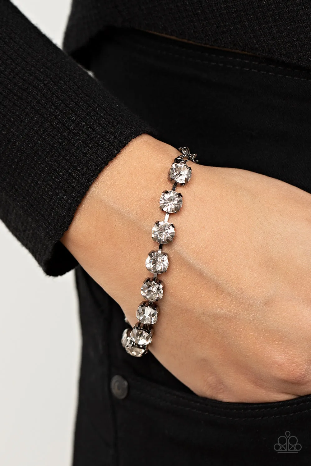 A-Lister Afterglow - Black Paparazzi Bracelet