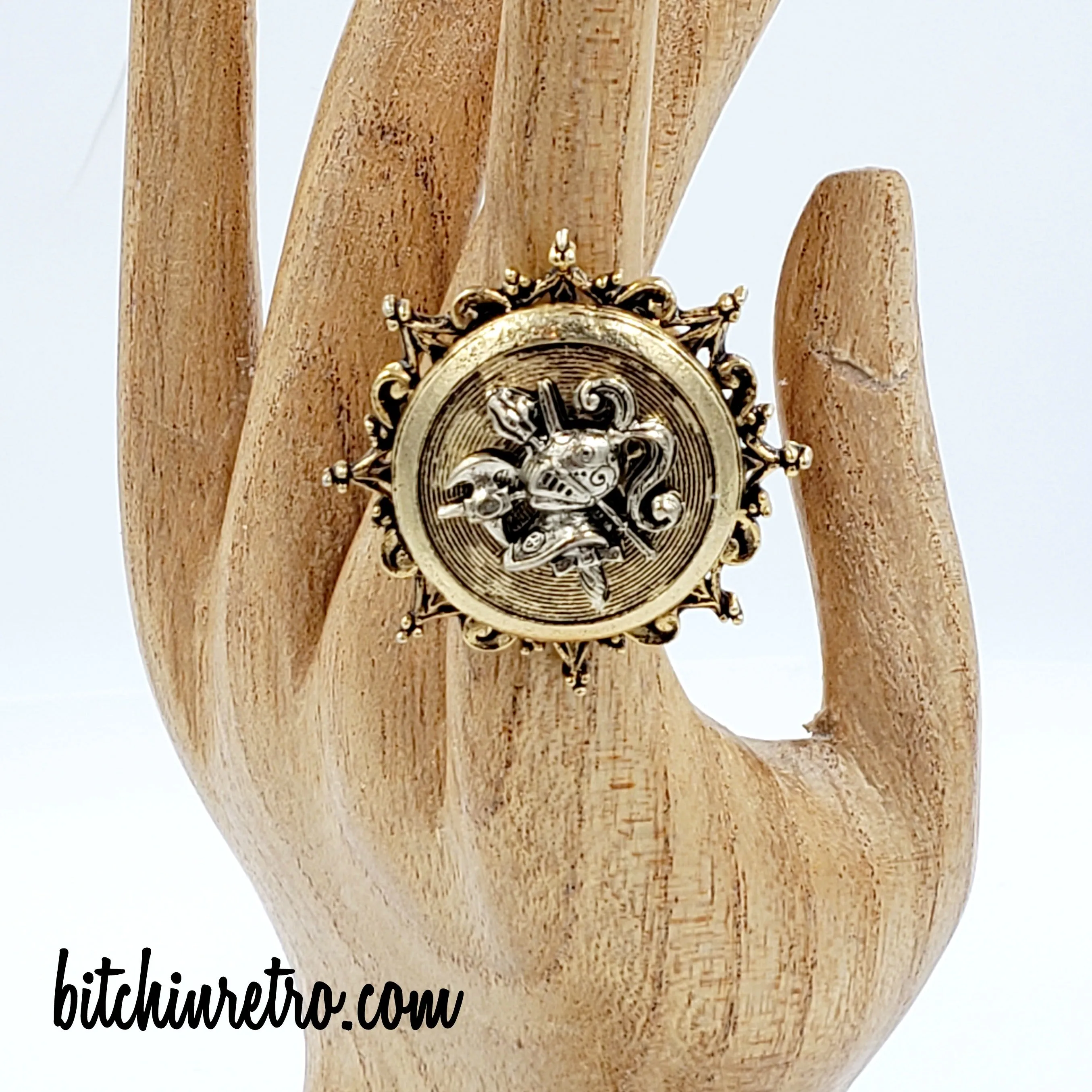 ART Arthur Pepper Vintage Knight or Crested Ring