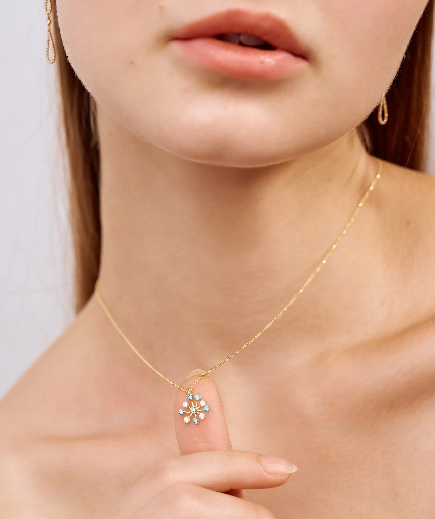 Blue Diamond Snow flower Necklace