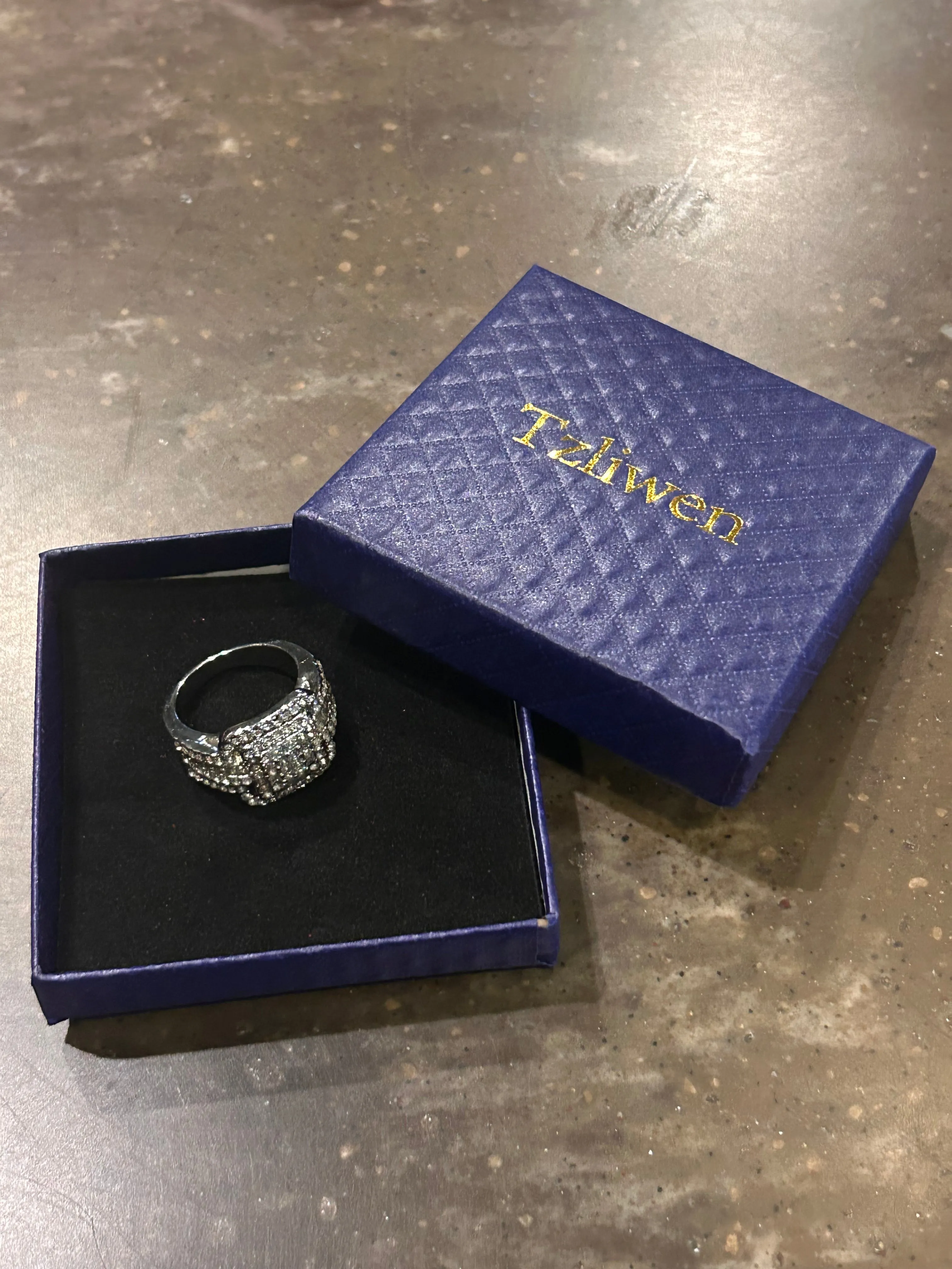 Bougie Boutique Blue ring