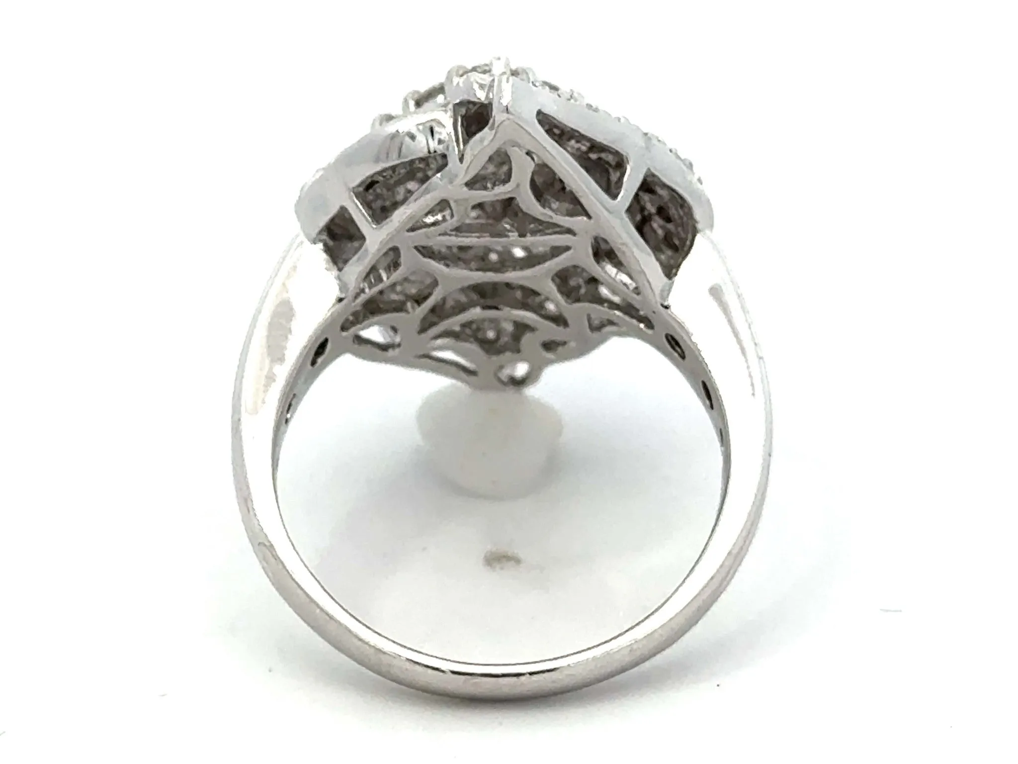 Brilliant and Baguette Diamond Ring 18k White Gold