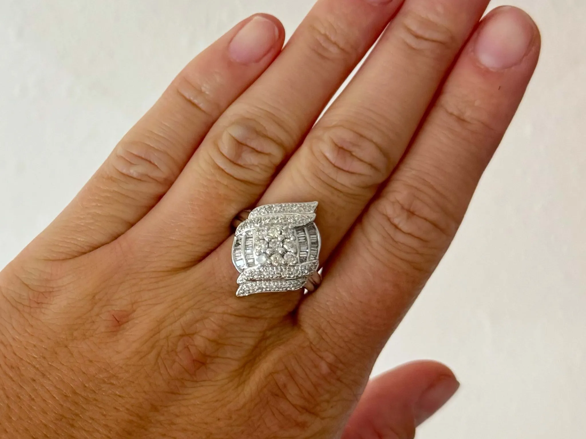 Brilliant and Baguette Diamond Ring 18k White Gold