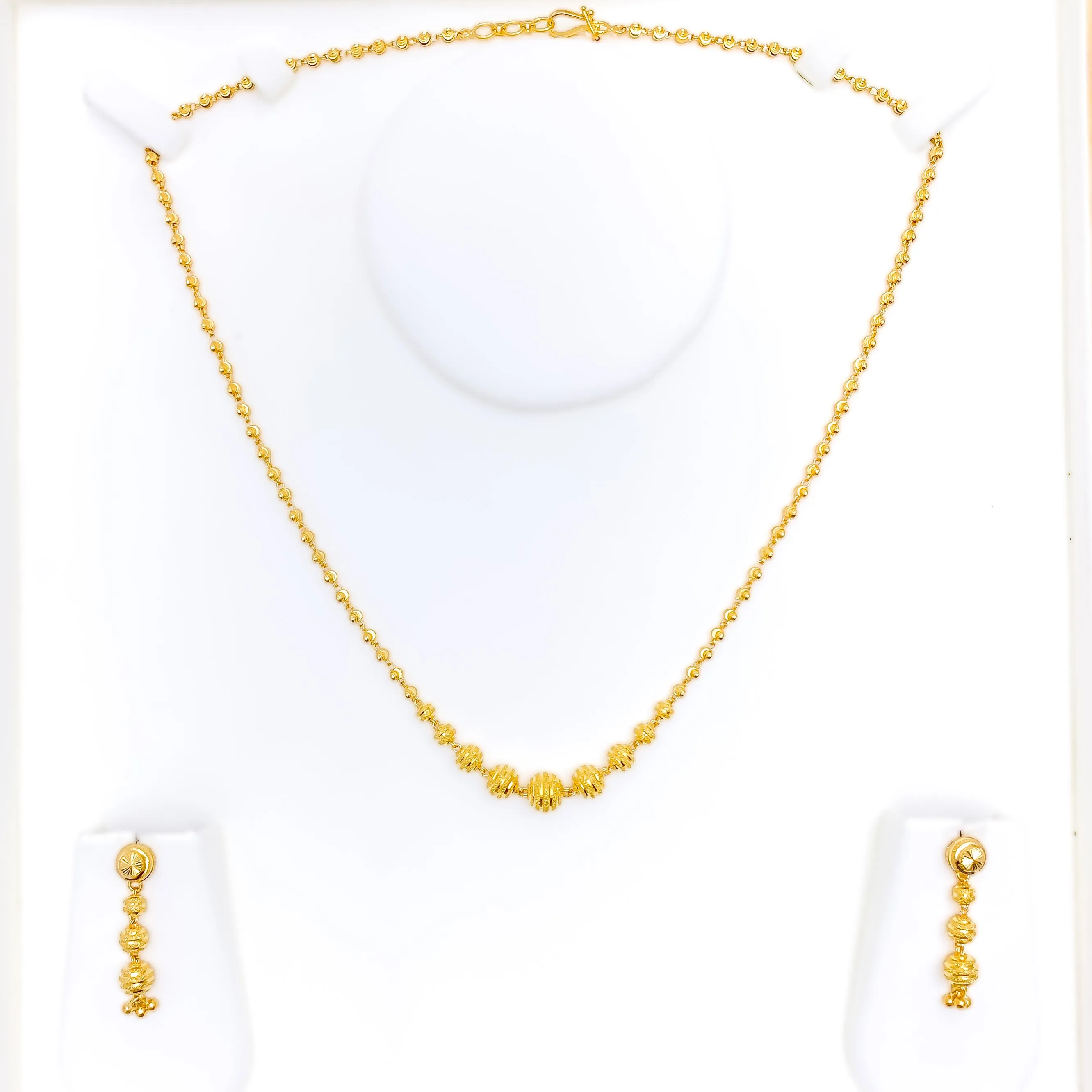 Chic Timeless Striped 22k Gold Lara Necklace Set