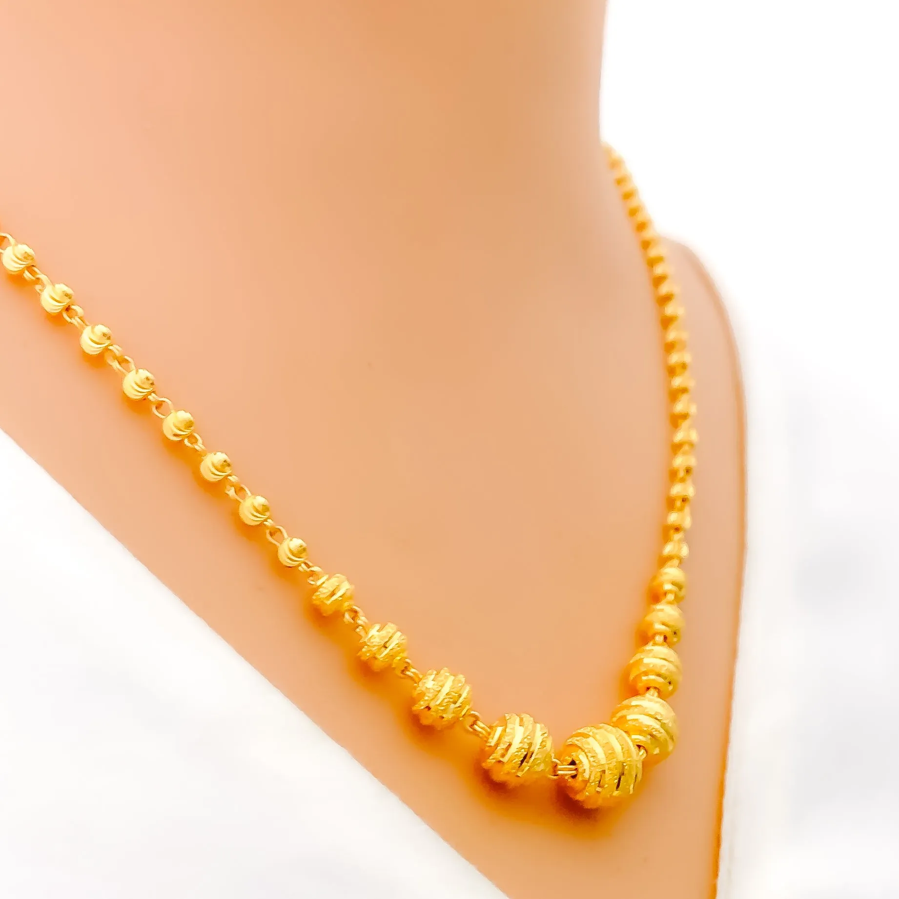 Chic Timeless Striped 22k Gold Lara Necklace Set