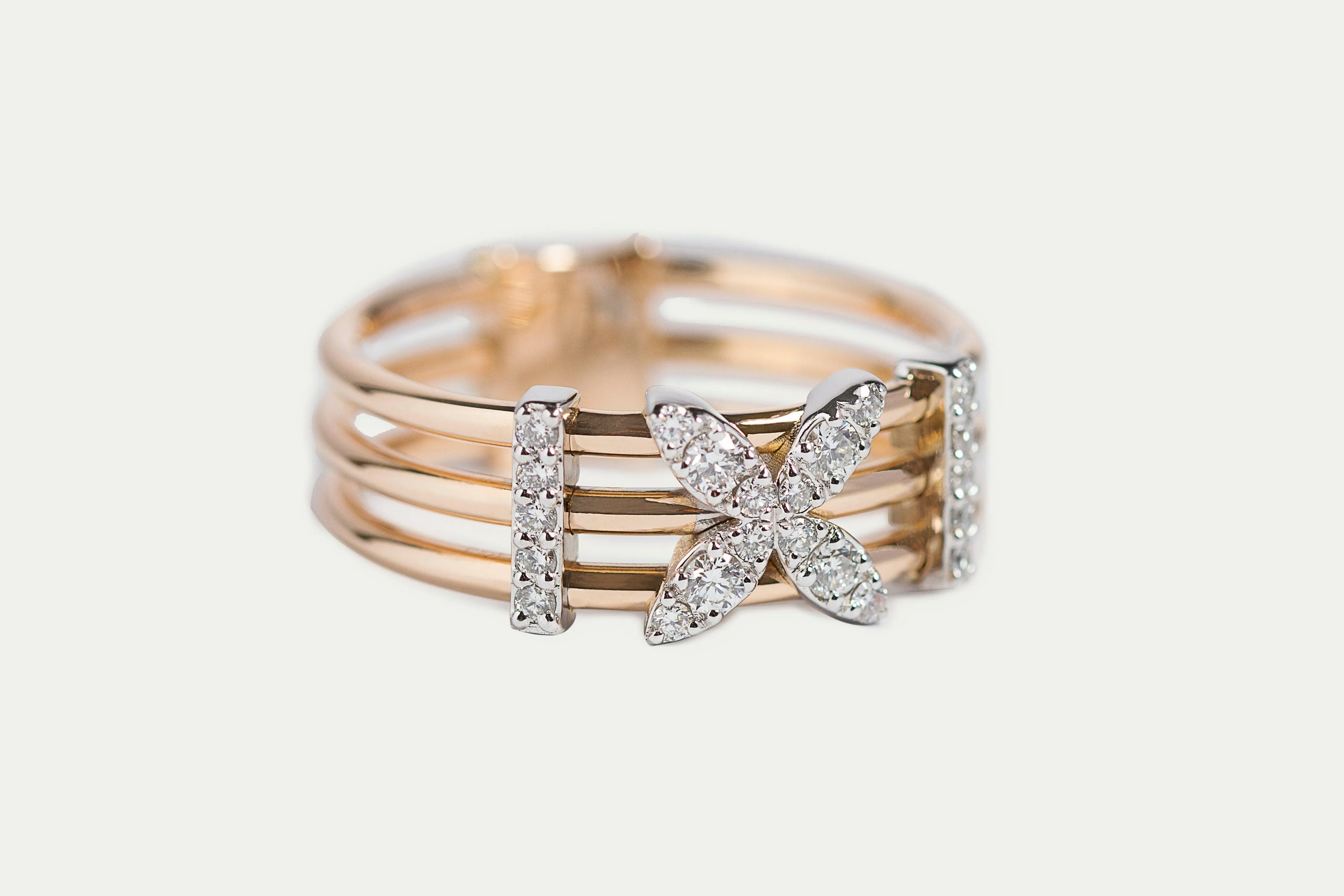 Clover Ring
