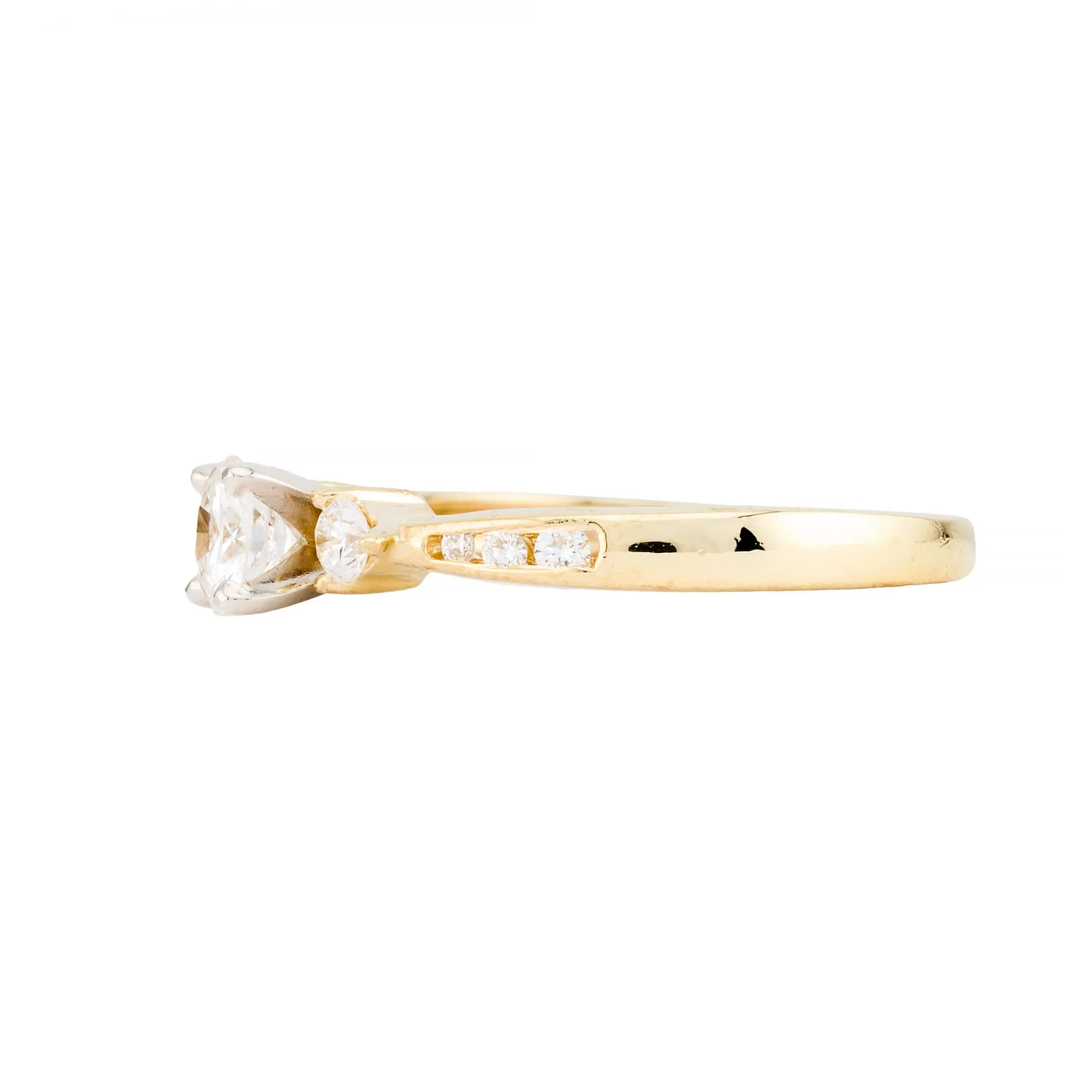 Contemporary Three Stone Diamond Engagement Ring in 18 Karat Yellow Gold