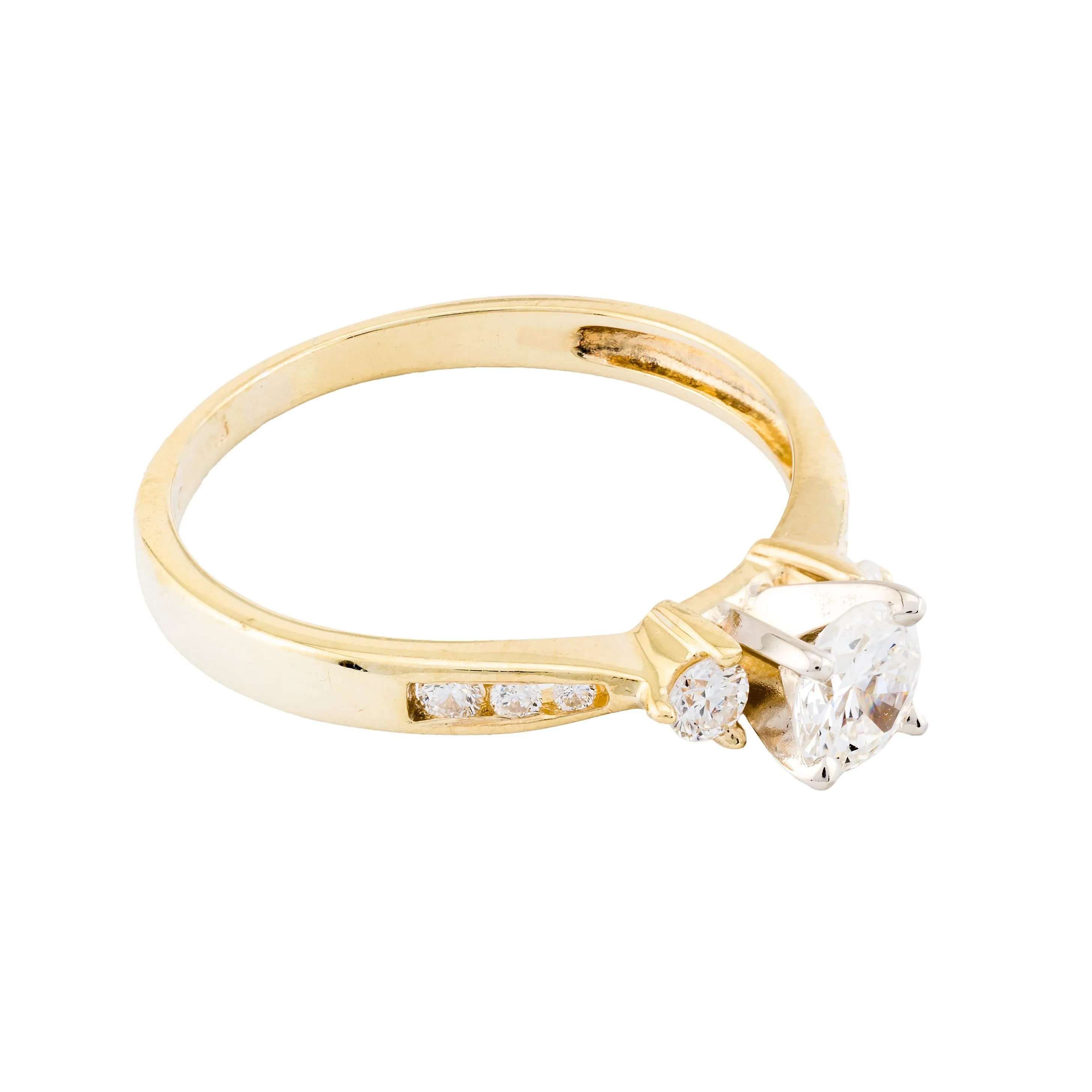 Contemporary Three Stone Diamond Engagement Ring in 18 Karat Yellow Gold