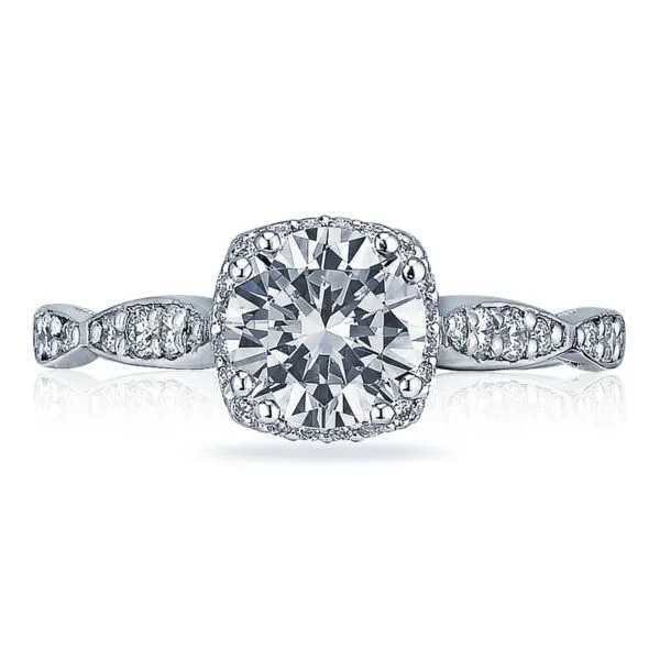 Dantela Diamond Engagement Ring in 18k