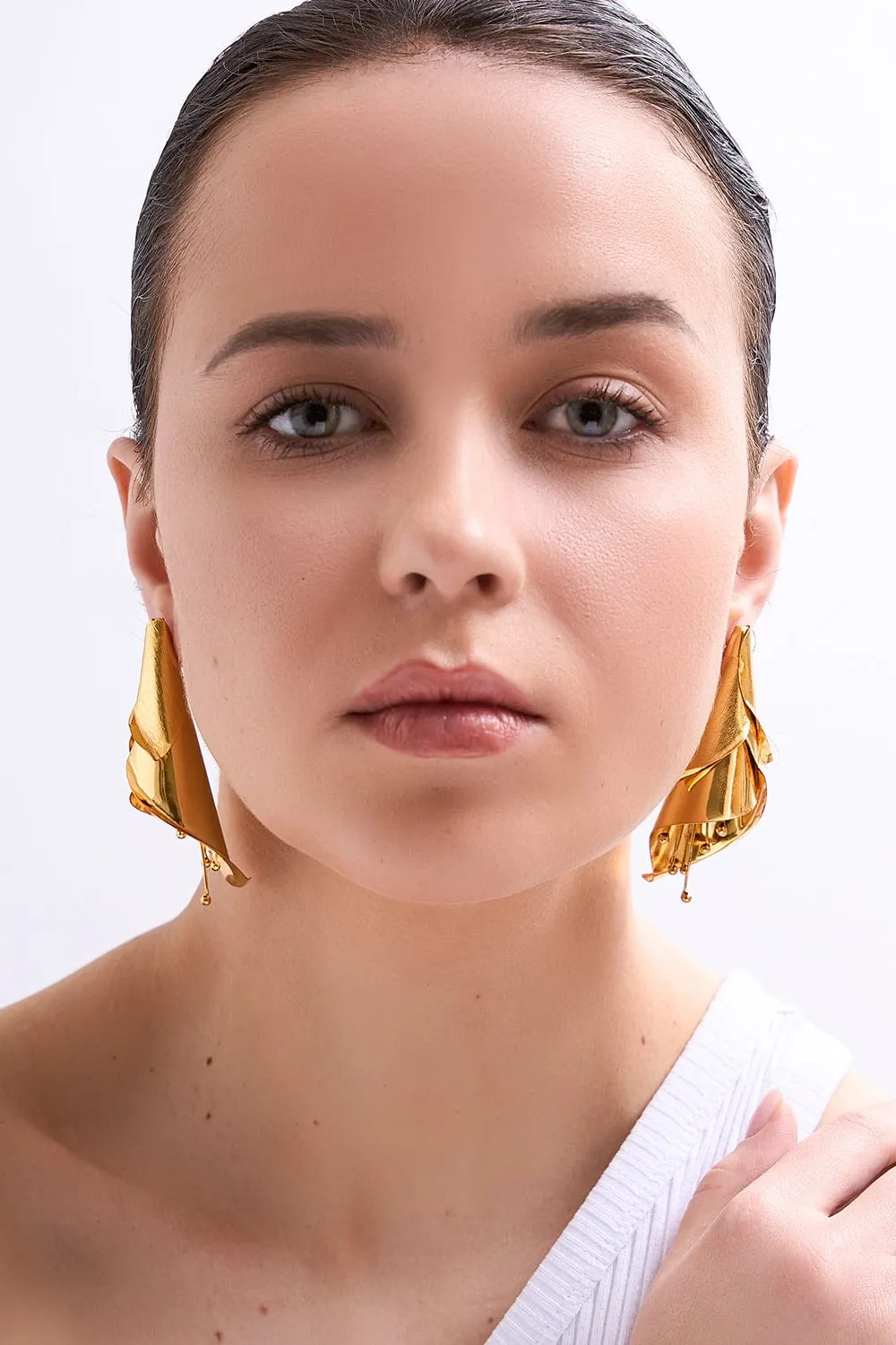 DEVINE EARRING