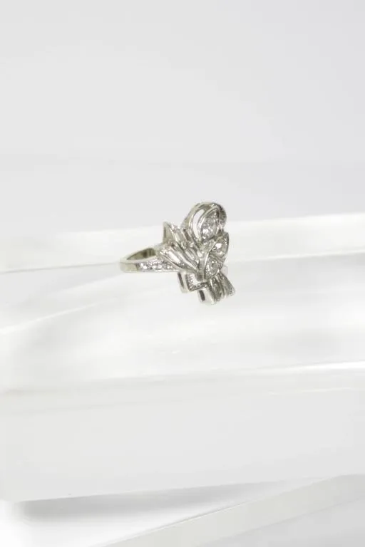 DIAMOND 14 Karat White Gold Bow Ring Size 5 1/2