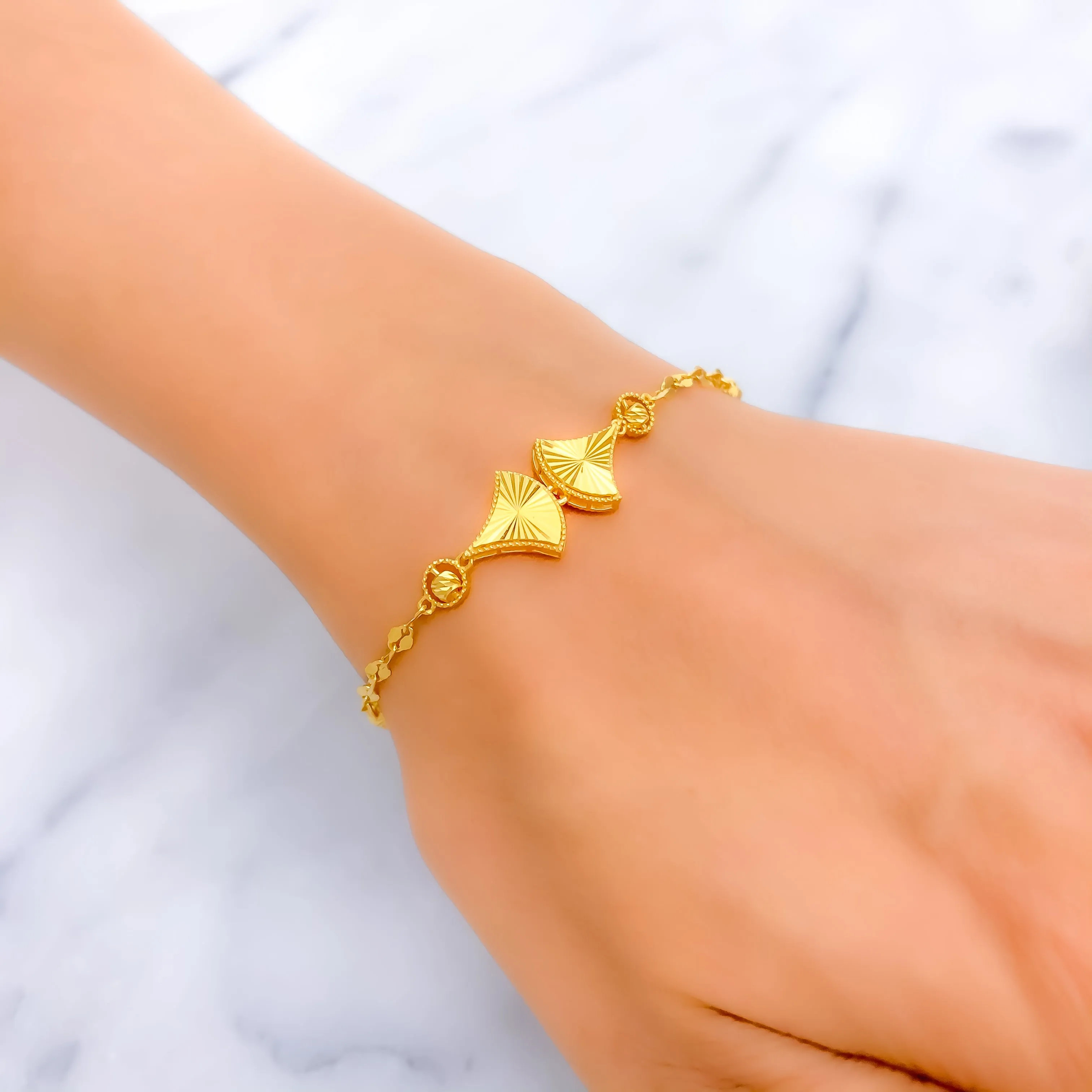 Elegant Attractive 21k Gold Bracelet
