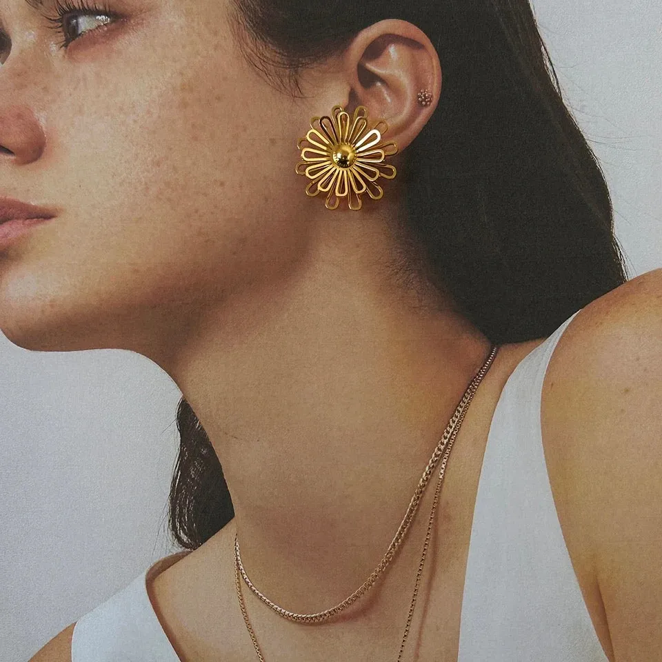 Enchanting Daisy Earring
