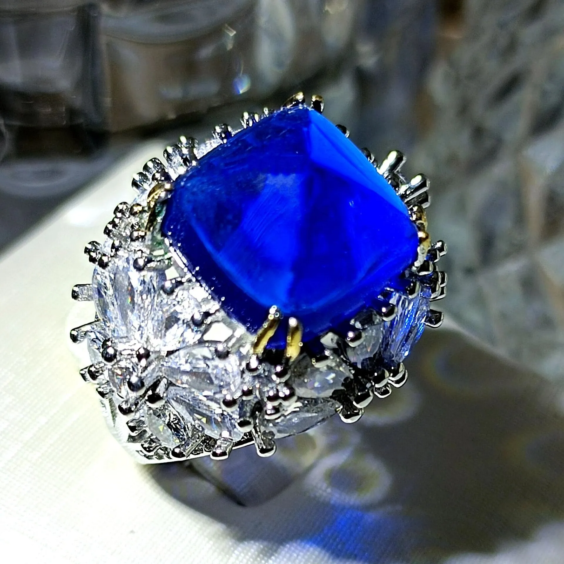 Excellent Blue Sapphire Sugar Loaf Cut Stone Statement Rings with Floral Band