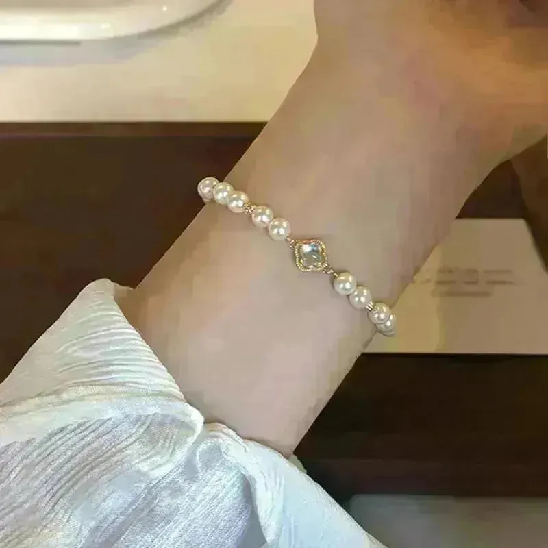 Exquisite Pearl Bracelets for Elegant Women.