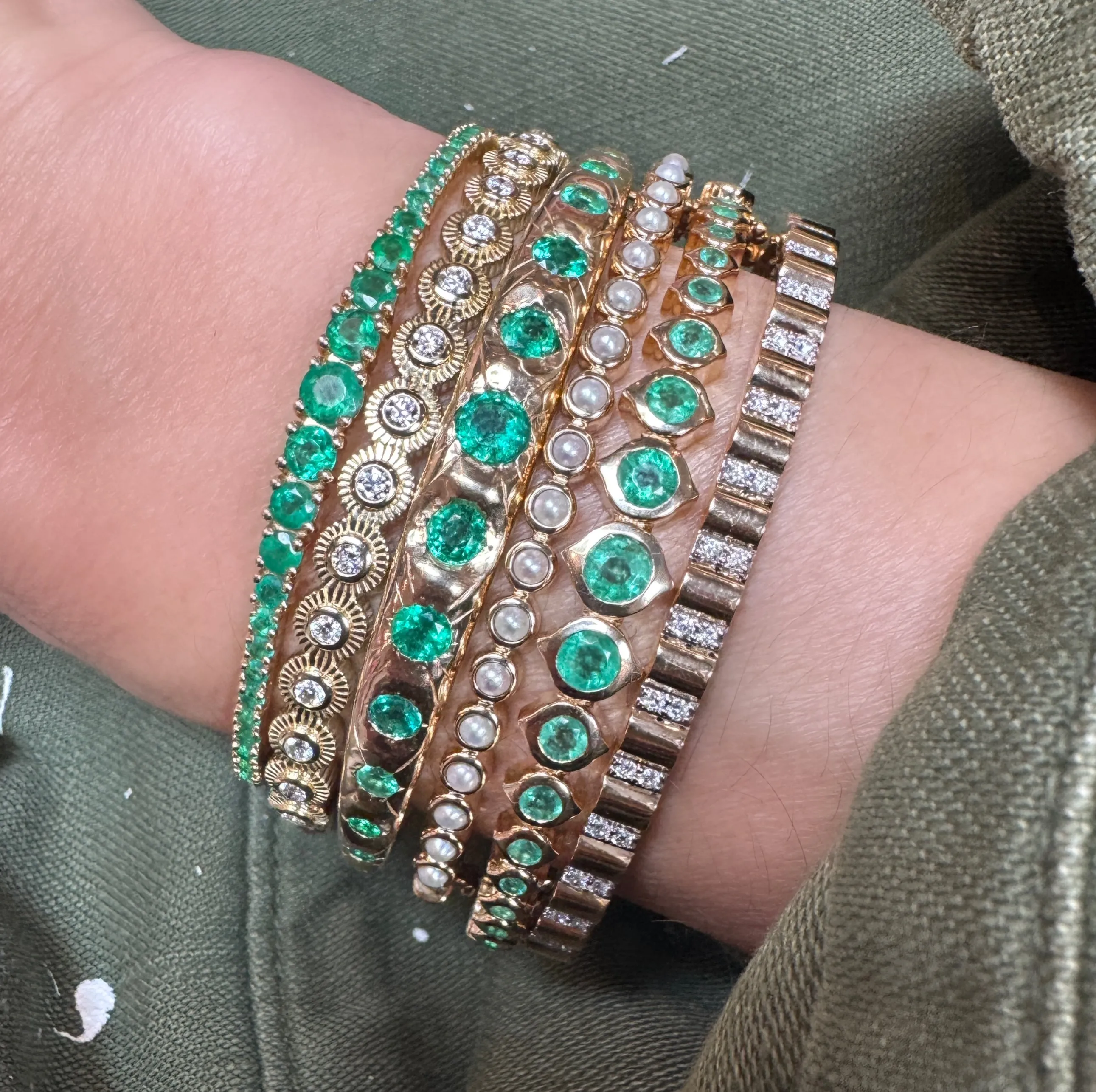 Glamorous Graduated Emerald Bangle