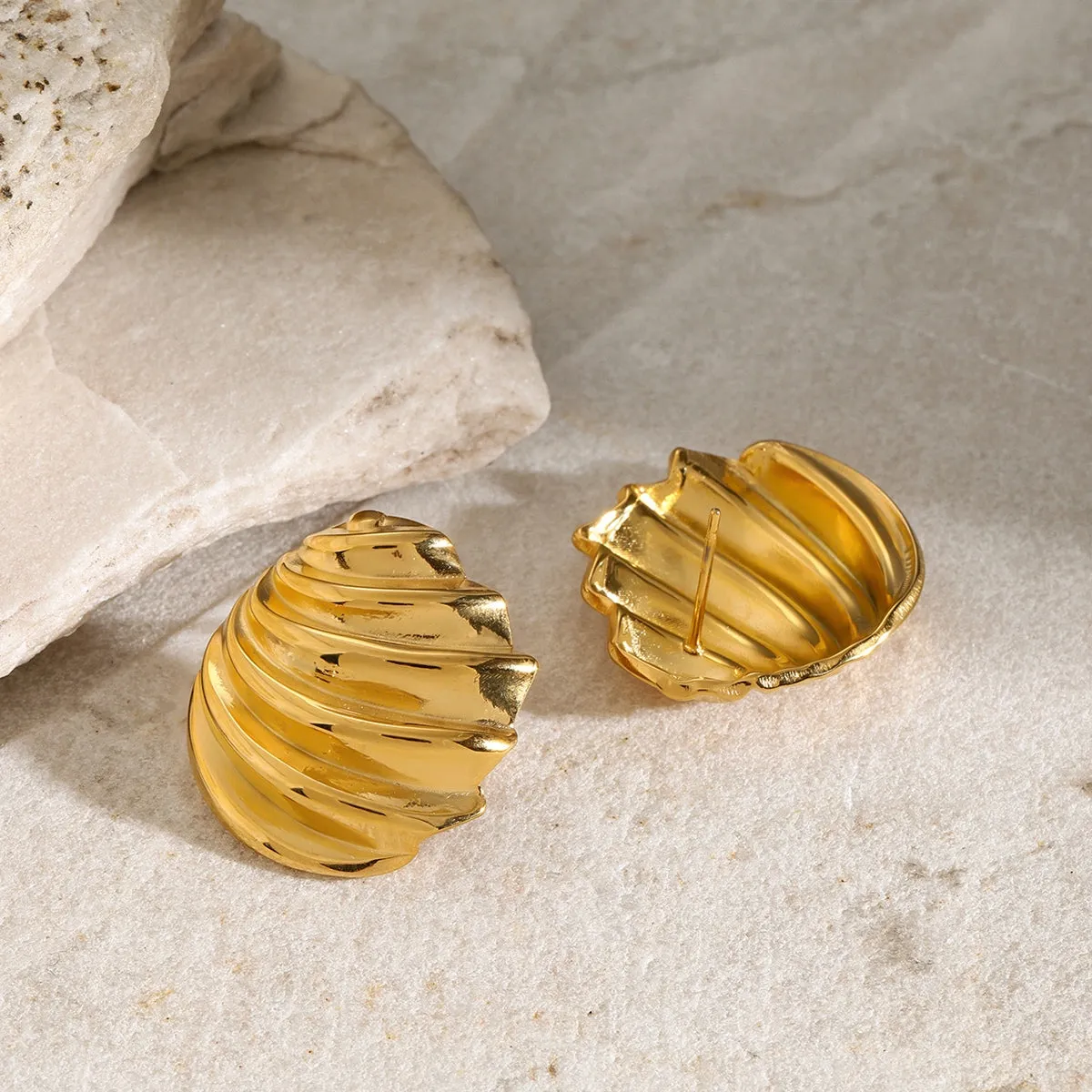 Gold-Plated Shell Stud Earrings - Timeless Coastal Elegance