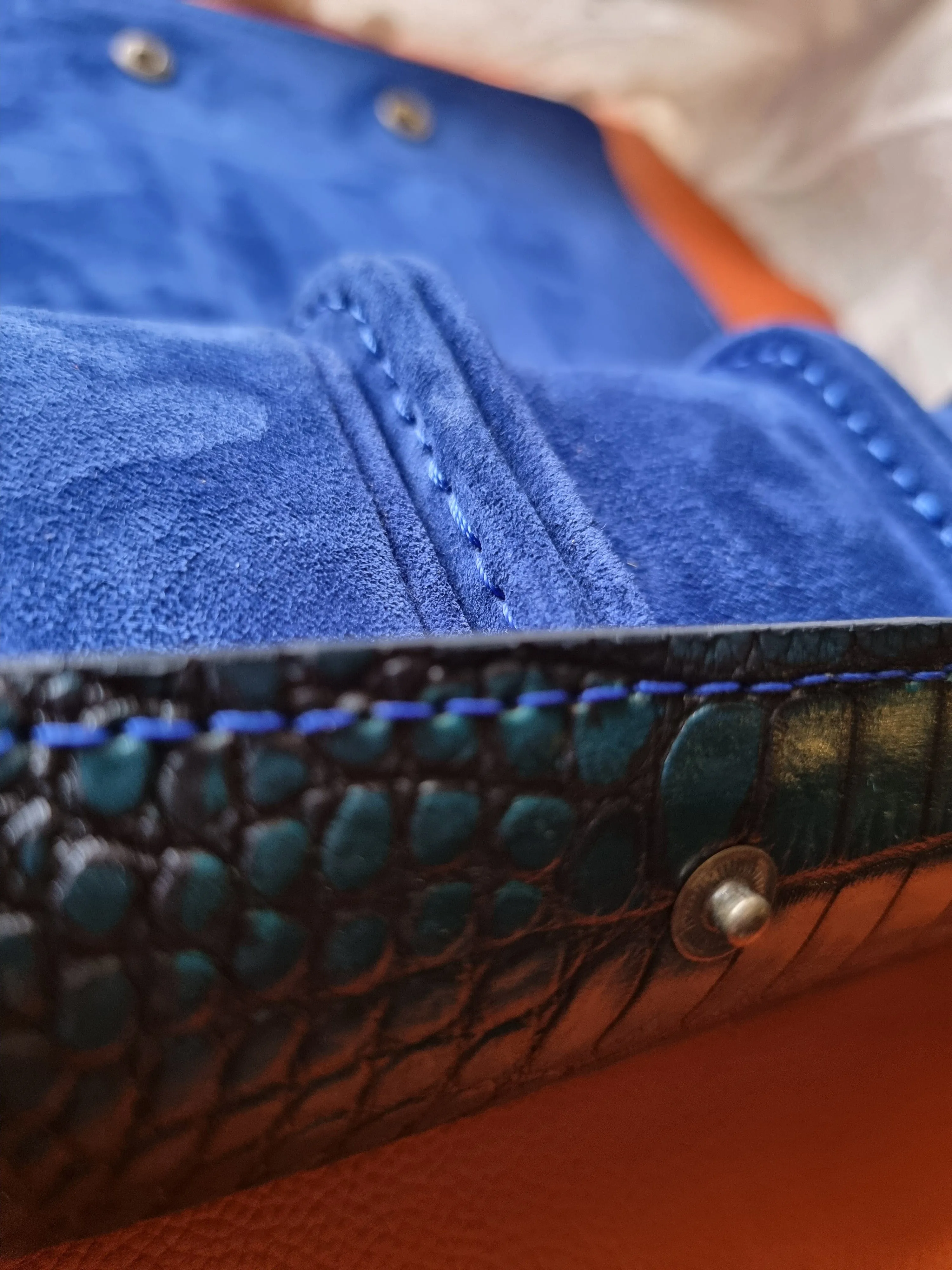 Handmade leather watch case
