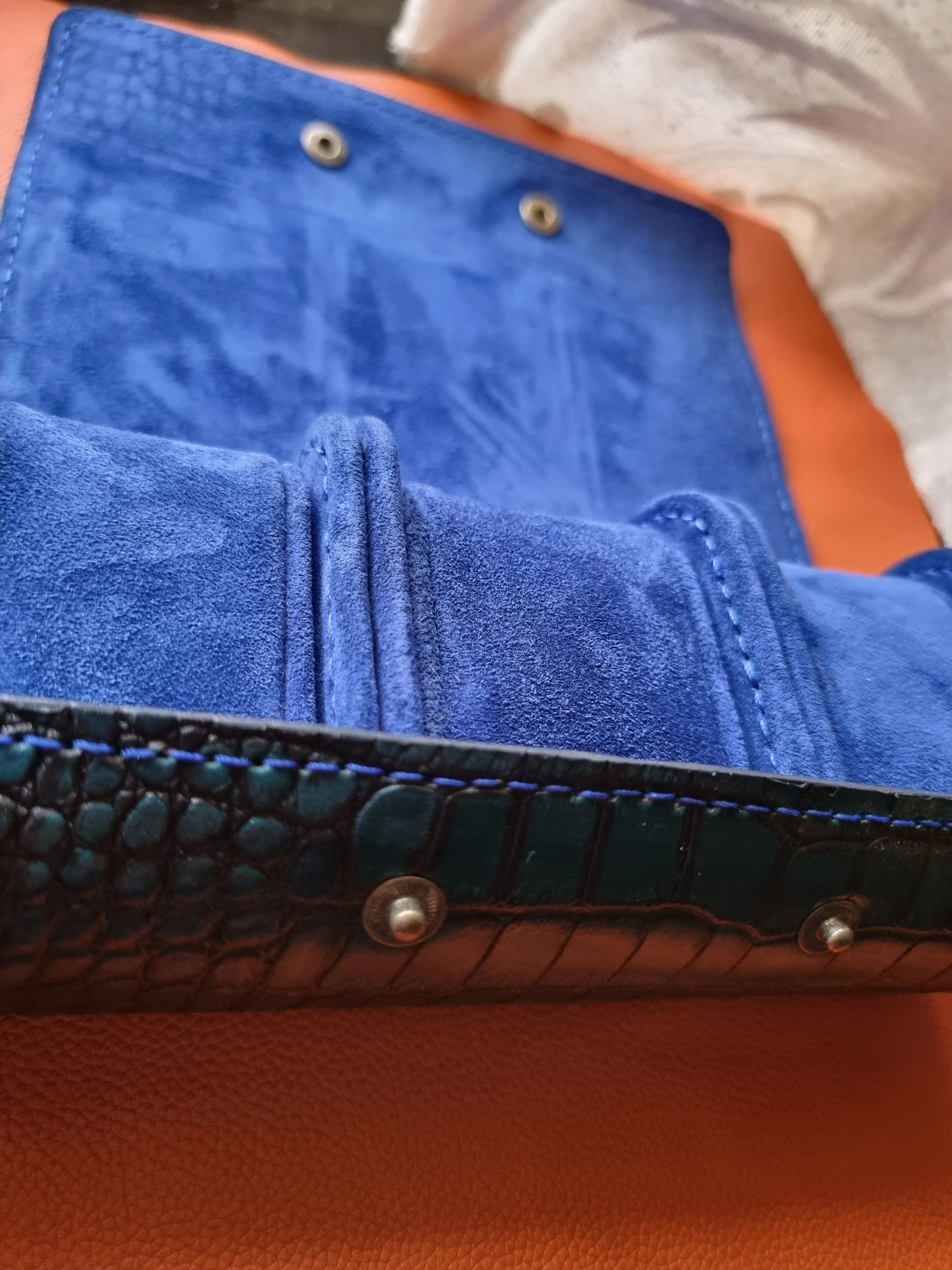 Handmade leather watch case