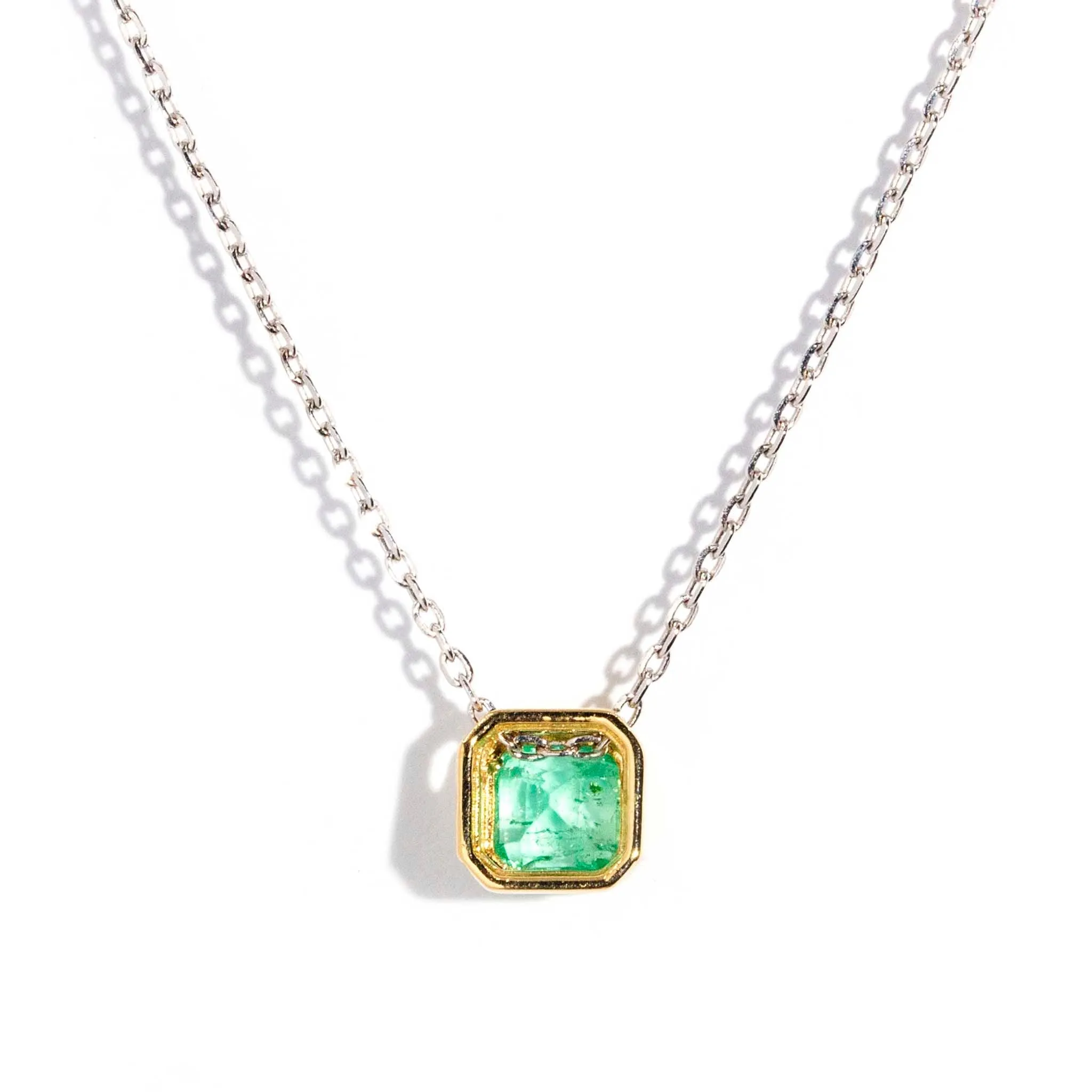 Kyria 1980s Emerald Pendant & White Gold Chain 9ct Yellow Gold