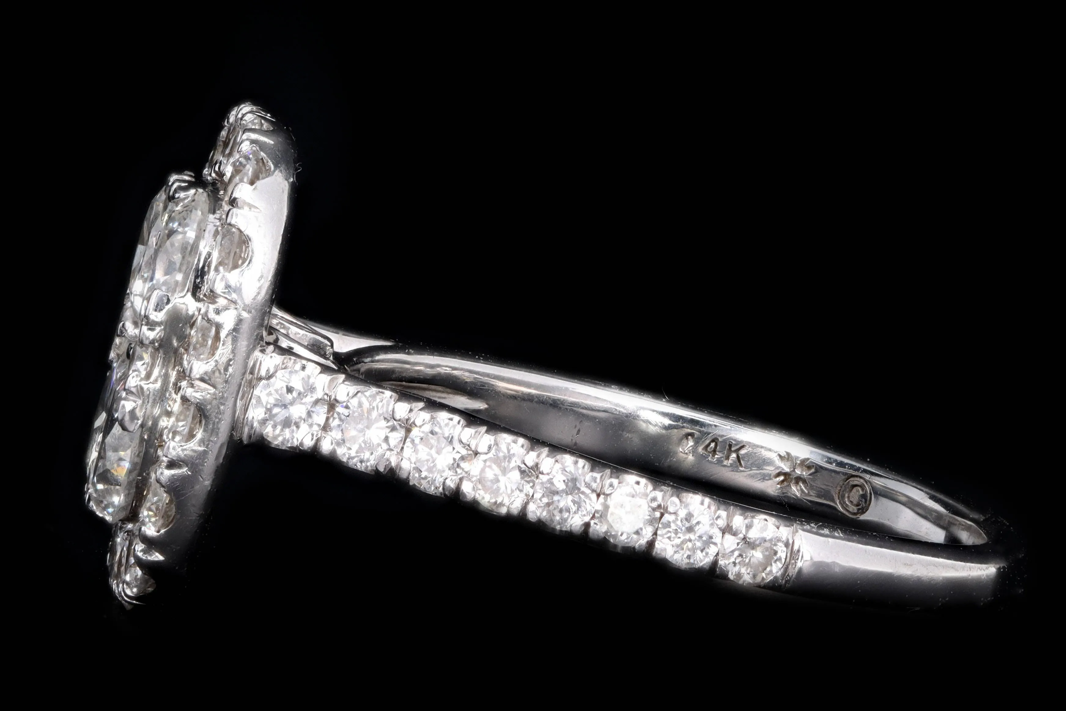 Modern 14K White Gold 2 Carat Round Brilliant Cut Diamond Cluster Ring