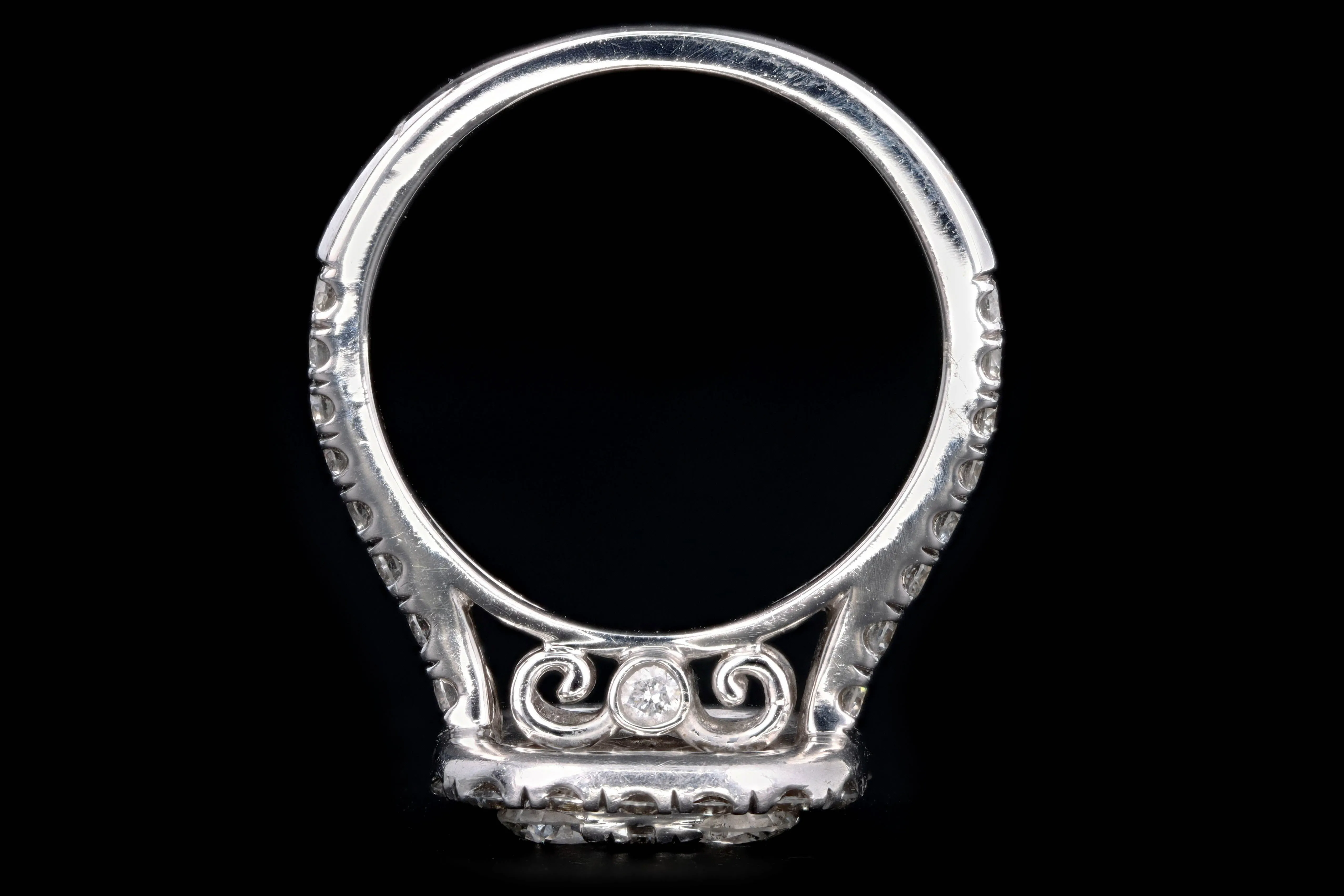 Modern 14K White Gold 2 Carat Round Brilliant Cut Diamond Cluster Ring