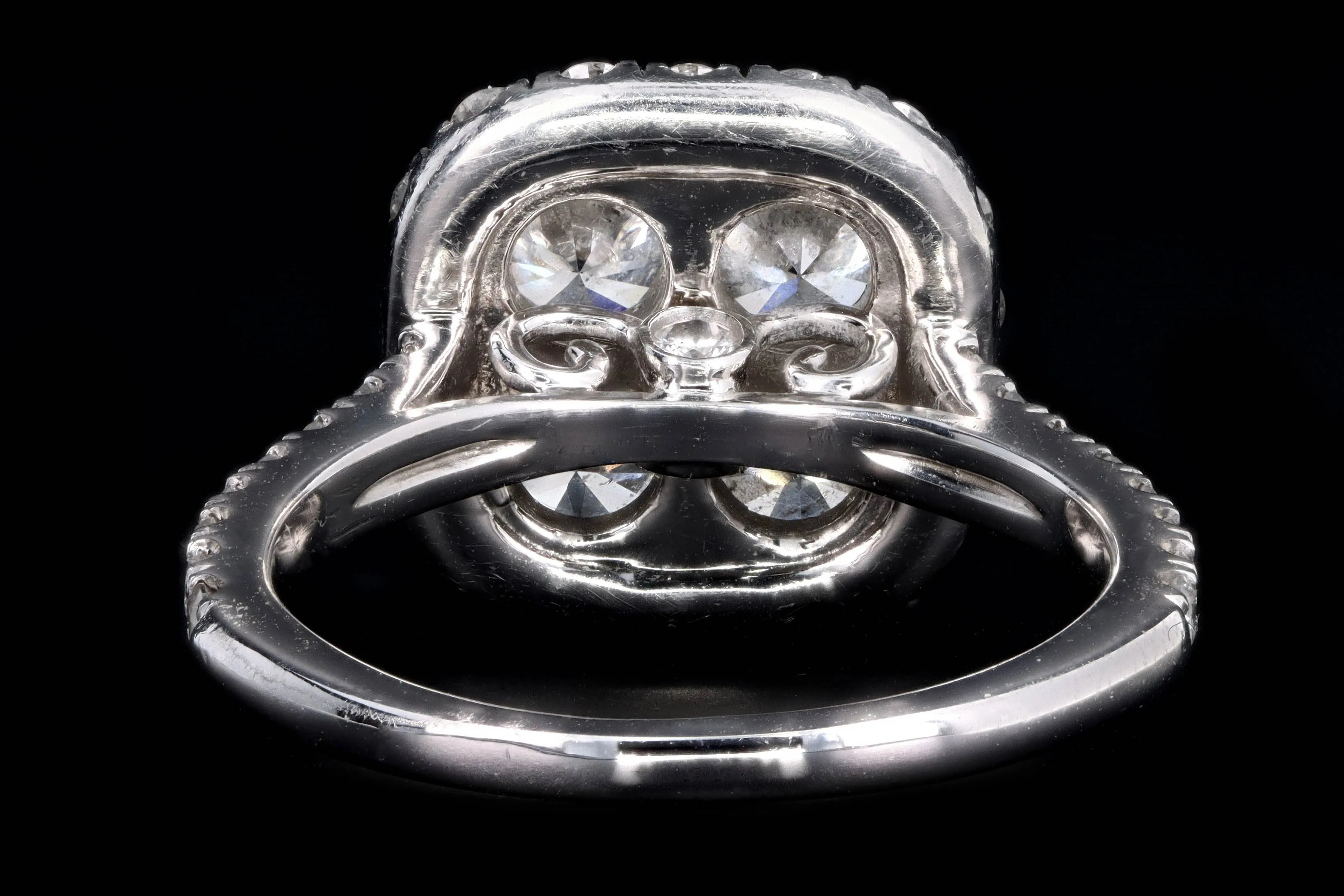 Modern 14K White Gold 2 Carat Round Brilliant Cut Diamond Cluster Ring