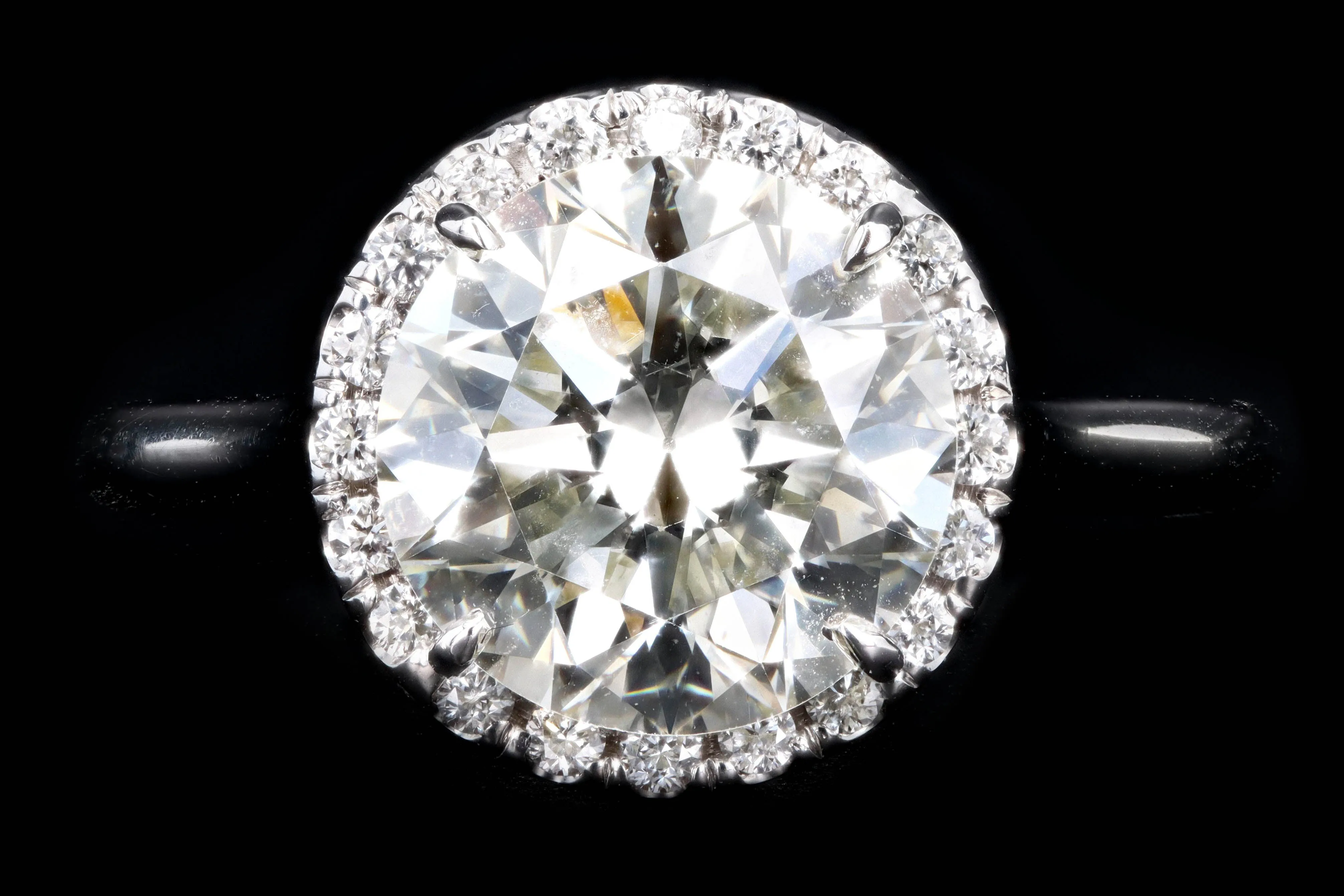 Modern 18K White Gold 3.02 Carat Round Brilliant Cut Diamond Halo Engagement Ring GIA Certified