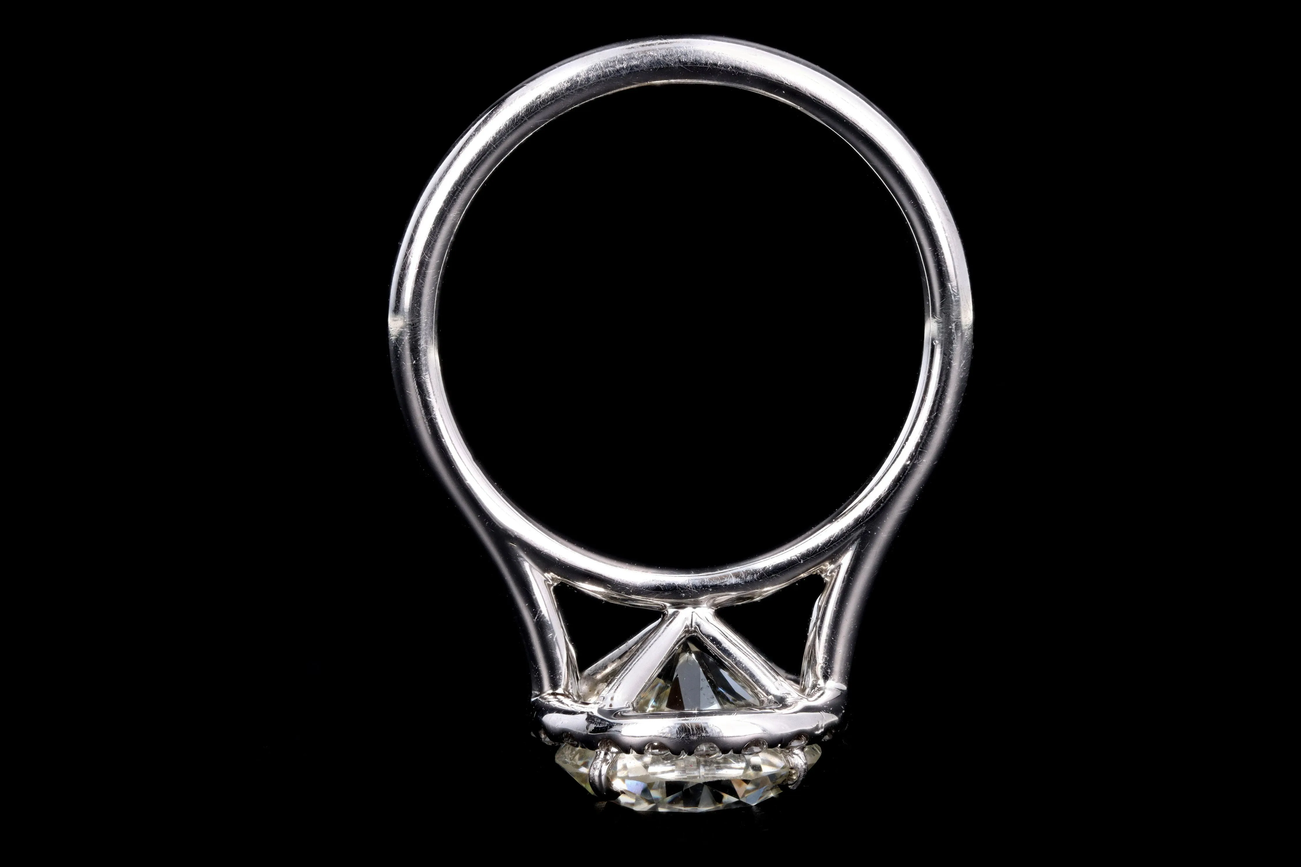 Modern 18K White Gold 3.02 Carat Round Brilliant Cut Diamond Halo Engagement Ring GIA Certified