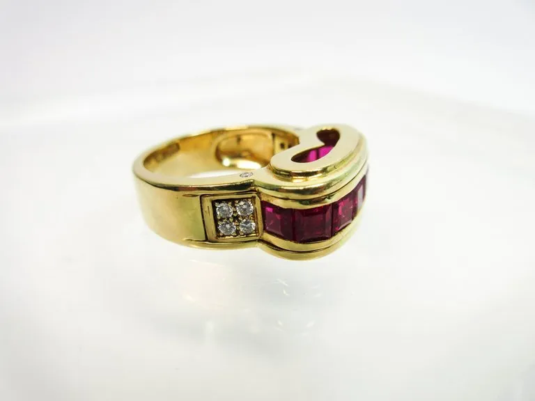 MOUAWAD 18 Karat Yellow Gold Diamond and Ruby Ring Size 6 3/4