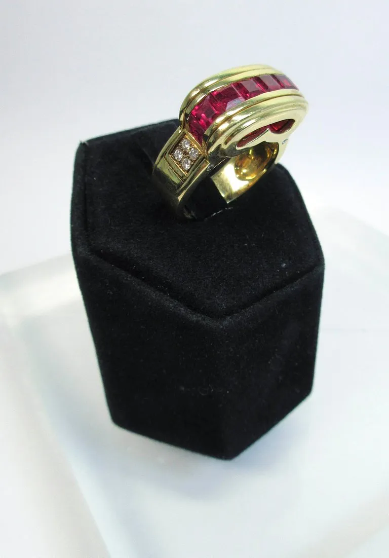 MOUAWAD 18 Karat Yellow Gold Diamond and Ruby Ring Size 6 3/4
