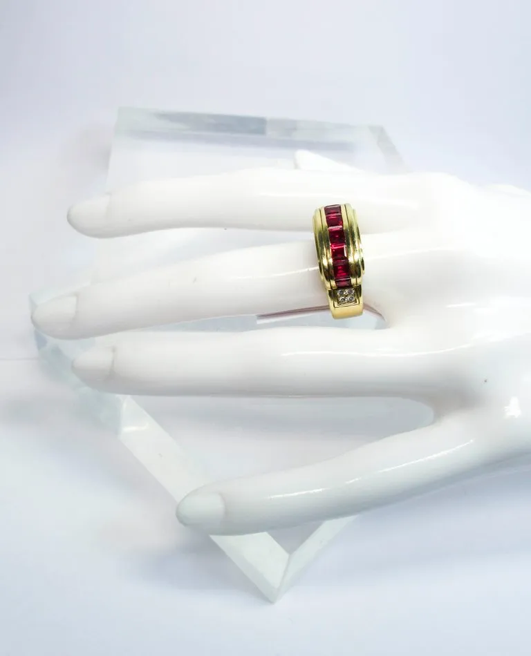 MOUAWAD 18 Karat Yellow Gold Diamond and Ruby Ring Size 6 3/4