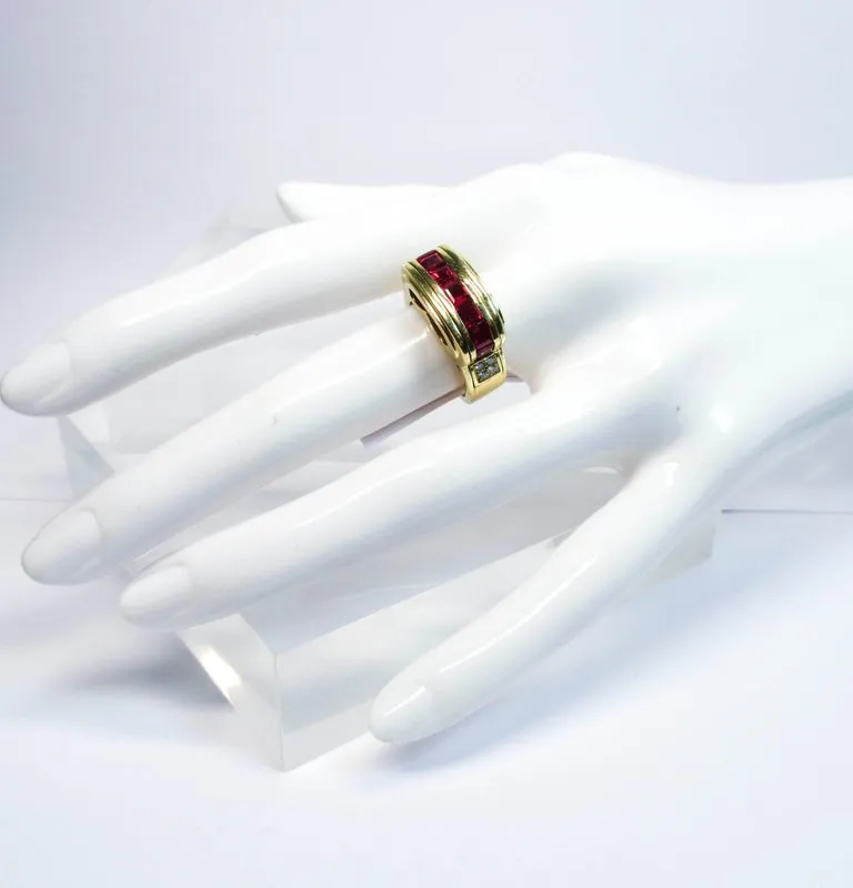 MOUAWAD 18 Karat Yellow Gold Diamond and Ruby Ring Size 6 3/4