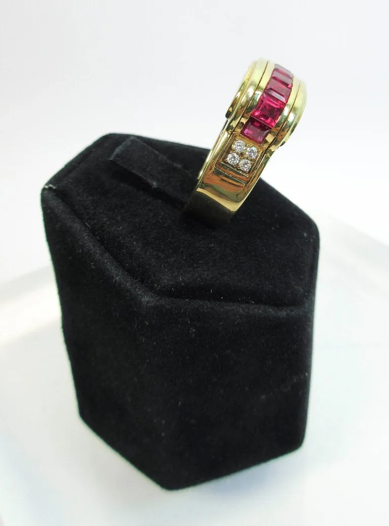 MOUAWAD 18 Karat Yellow Gold Diamond and Ruby Ring Size 6 3/4