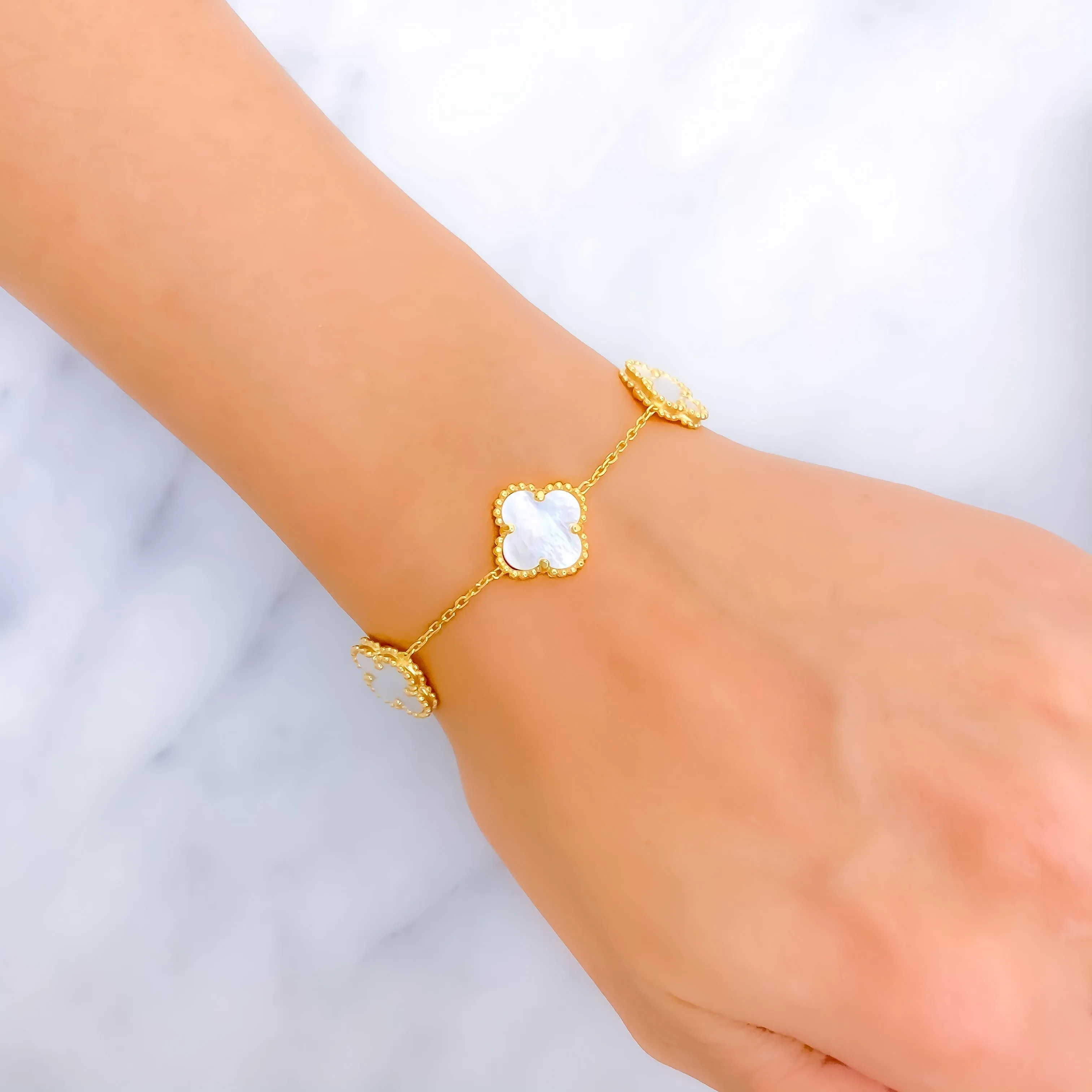 Opulent Gleaming 21k Gold Clover Bracelet