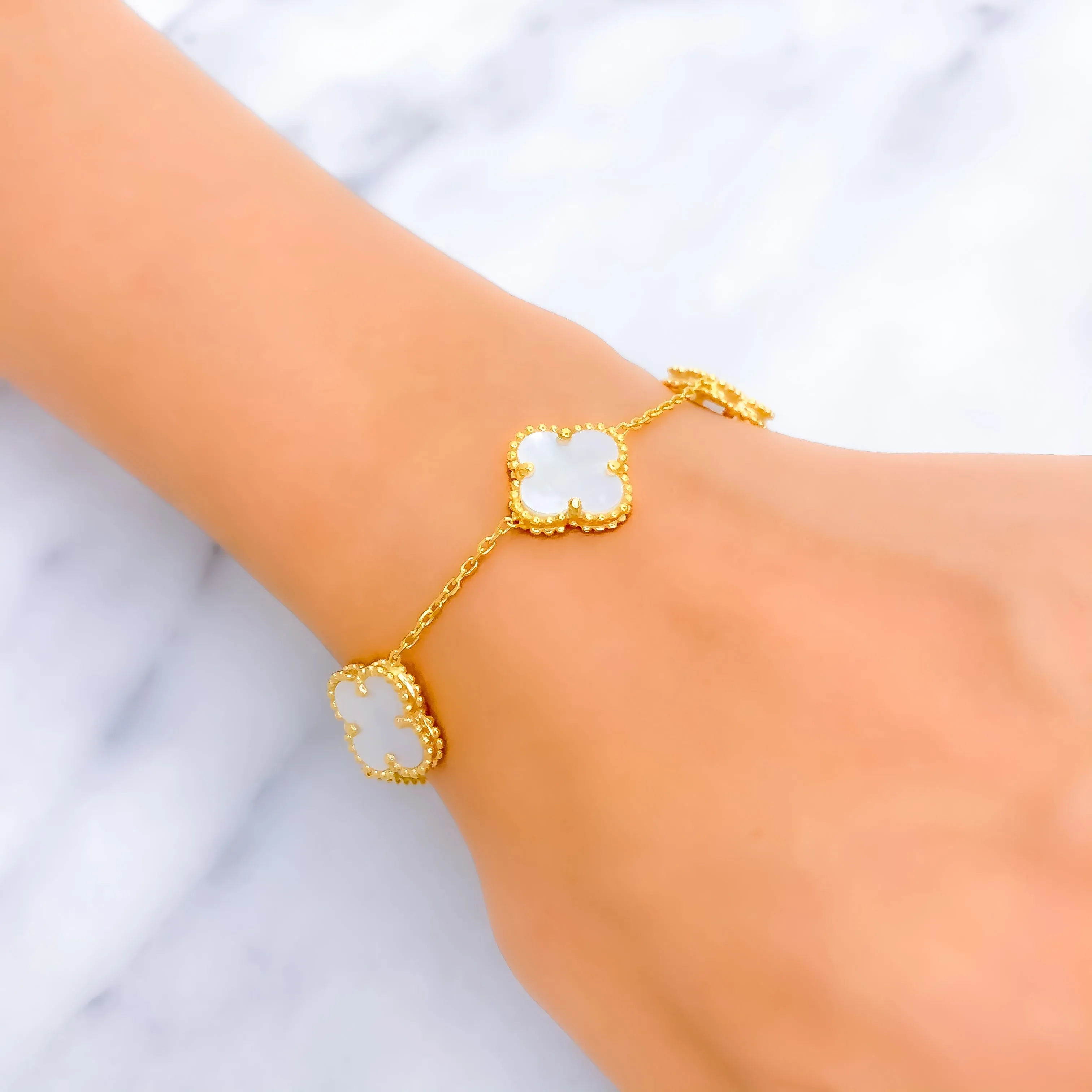 Opulent Gleaming 21k Gold Clover Bracelet