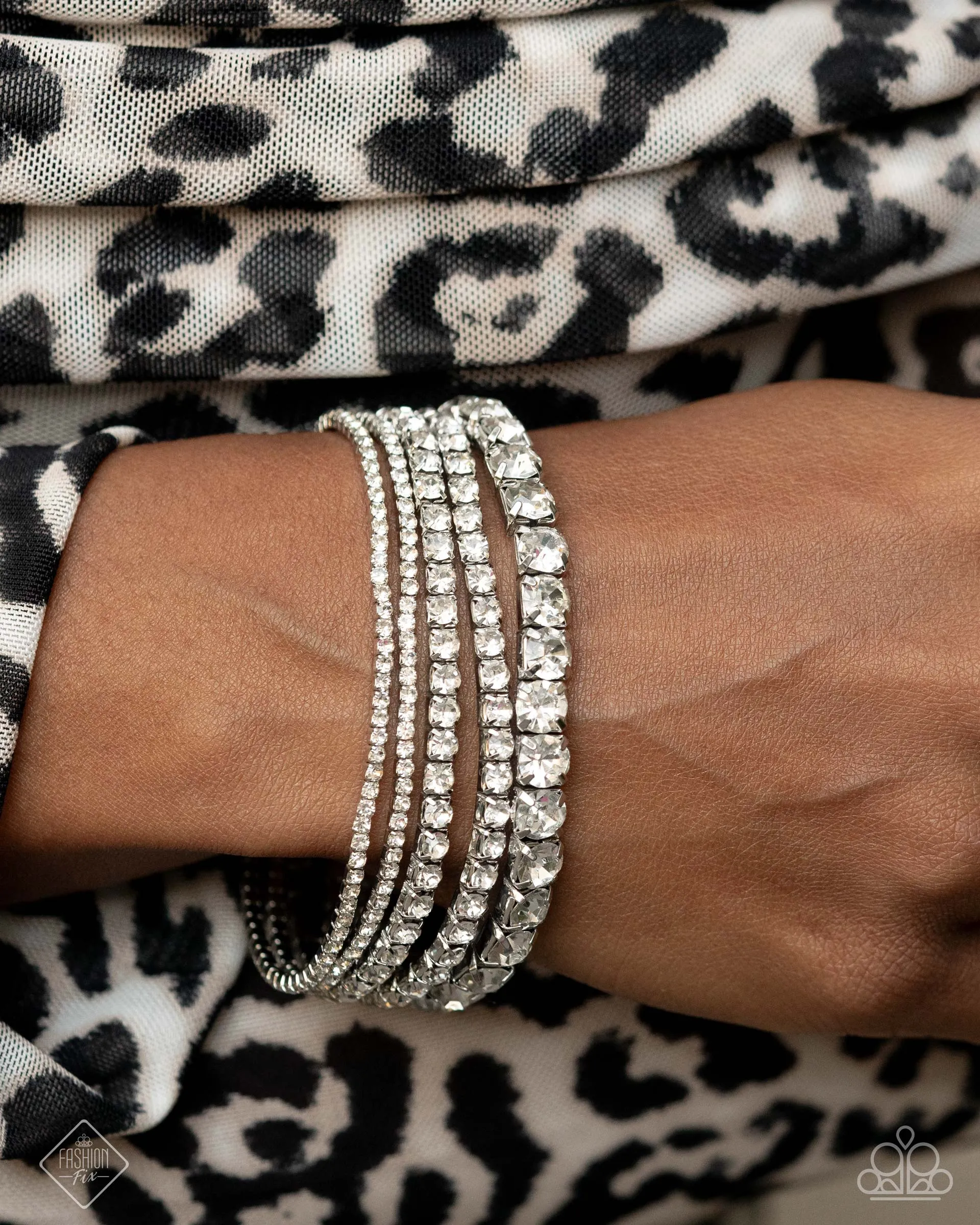 Persistent Pizzazz - White - Rhinestone Paparazzi Stretchy Paparazzi Bracelet - March 2025 Fiercely 5th Avenue