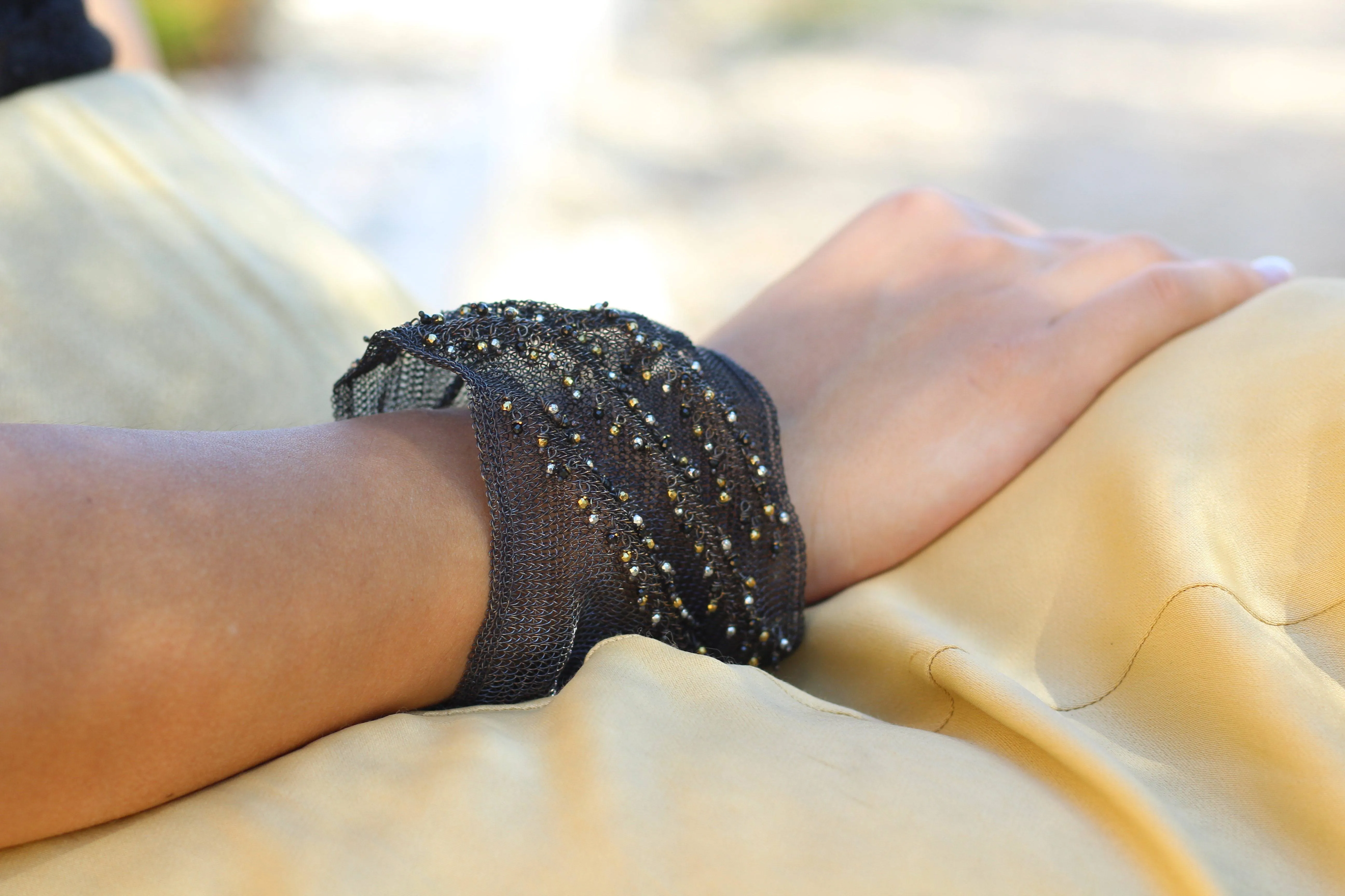 Phylum asymmetric bracelet with black spinel stone mix