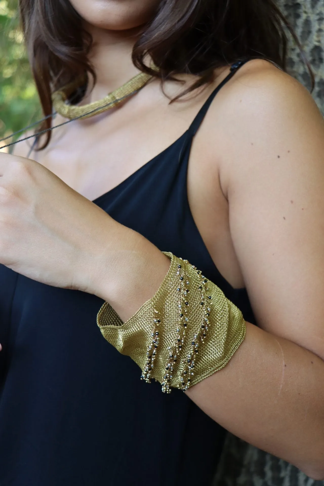 Phylum asymmetric bracelet with black spinel stone mix