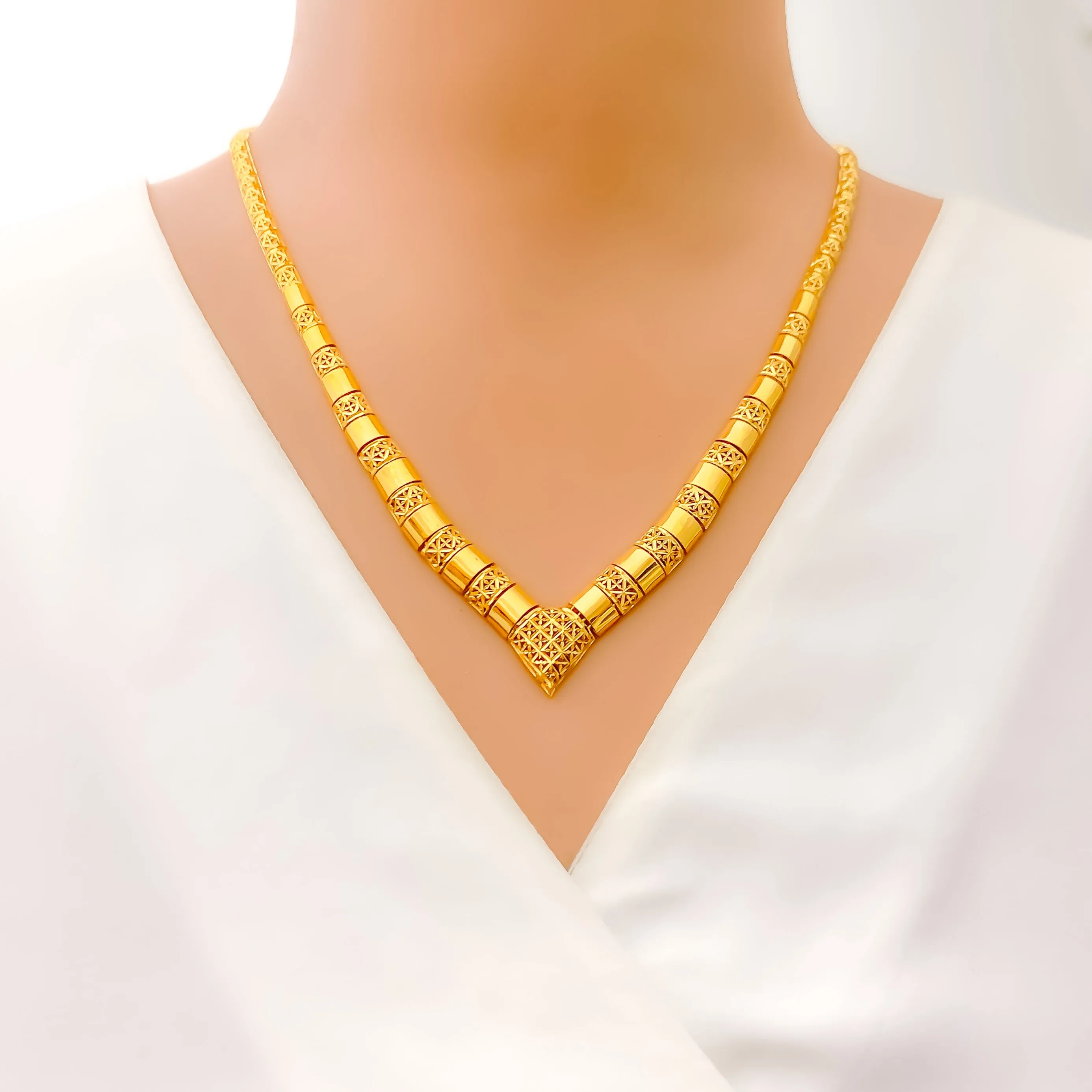 Reflective Refined 22K Gold Necklace Set