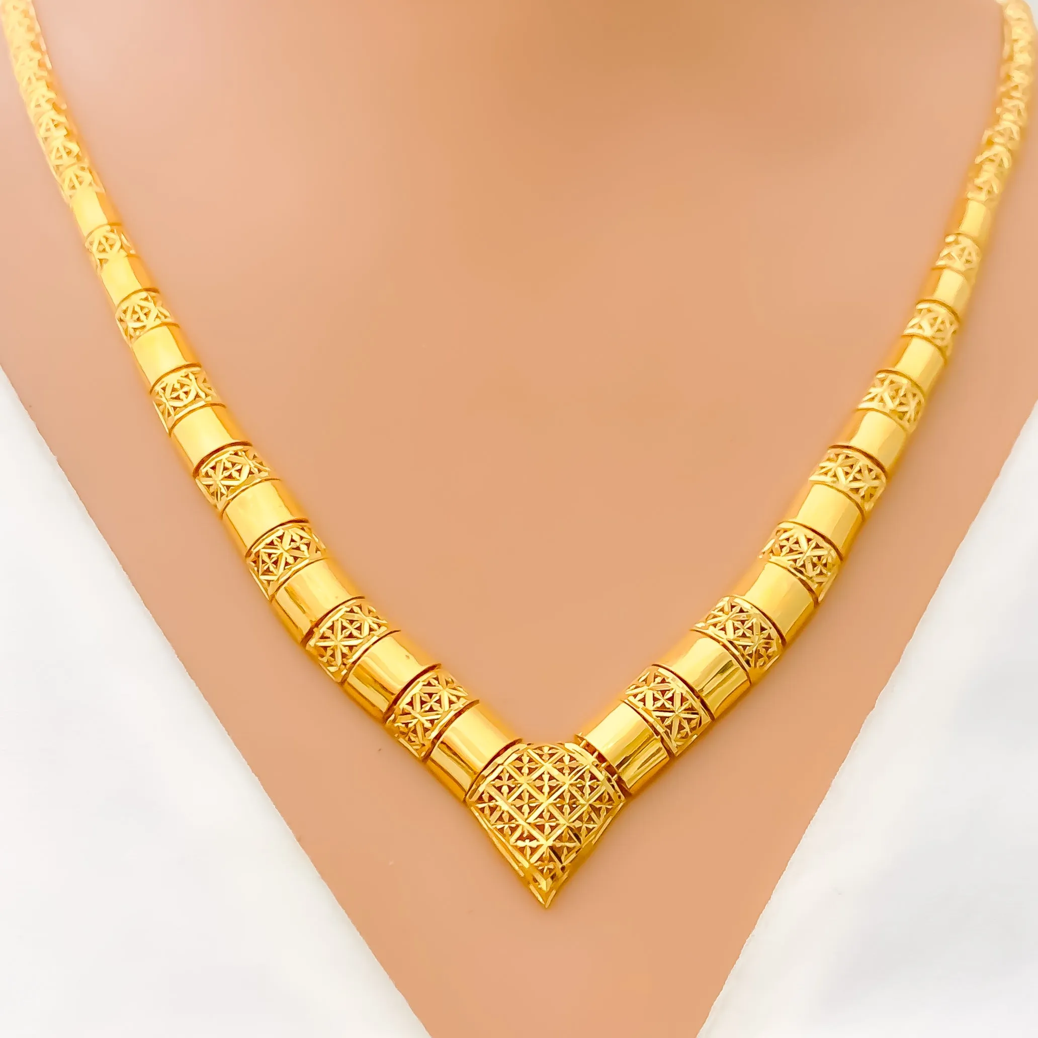 Reflective Refined 22K Gold Necklace Set