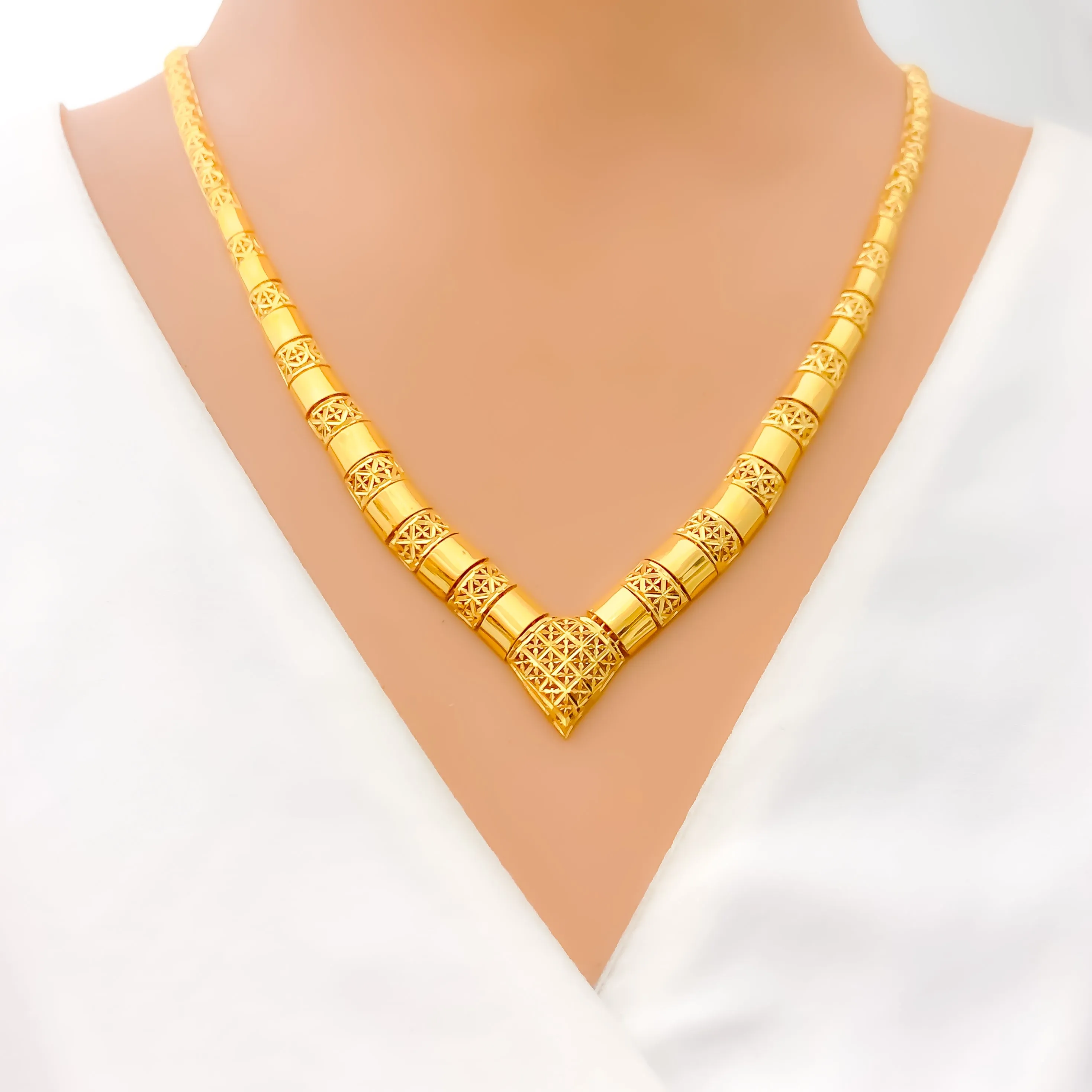 Reflective Refined 22K Gold Necklace Set