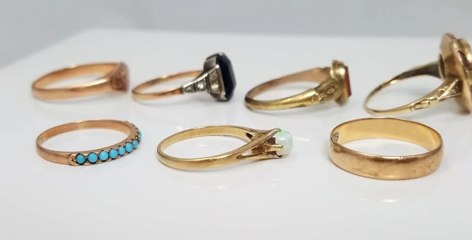Seven Vintage 8k & 9k Gold Ring Lot To Restore