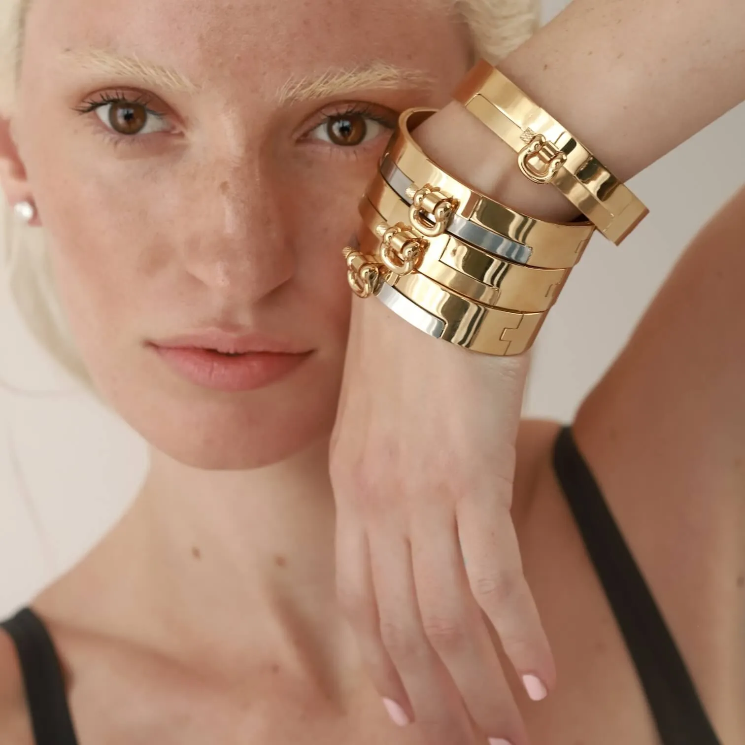 THE HERRADURA BANGLE