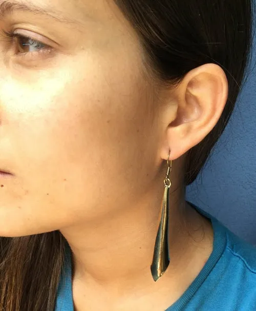 Timeless Flute Earrings in Gold and Silver Finish - Elegant Design, Hypoallergenic Material, 6cm and 9cm Lengths